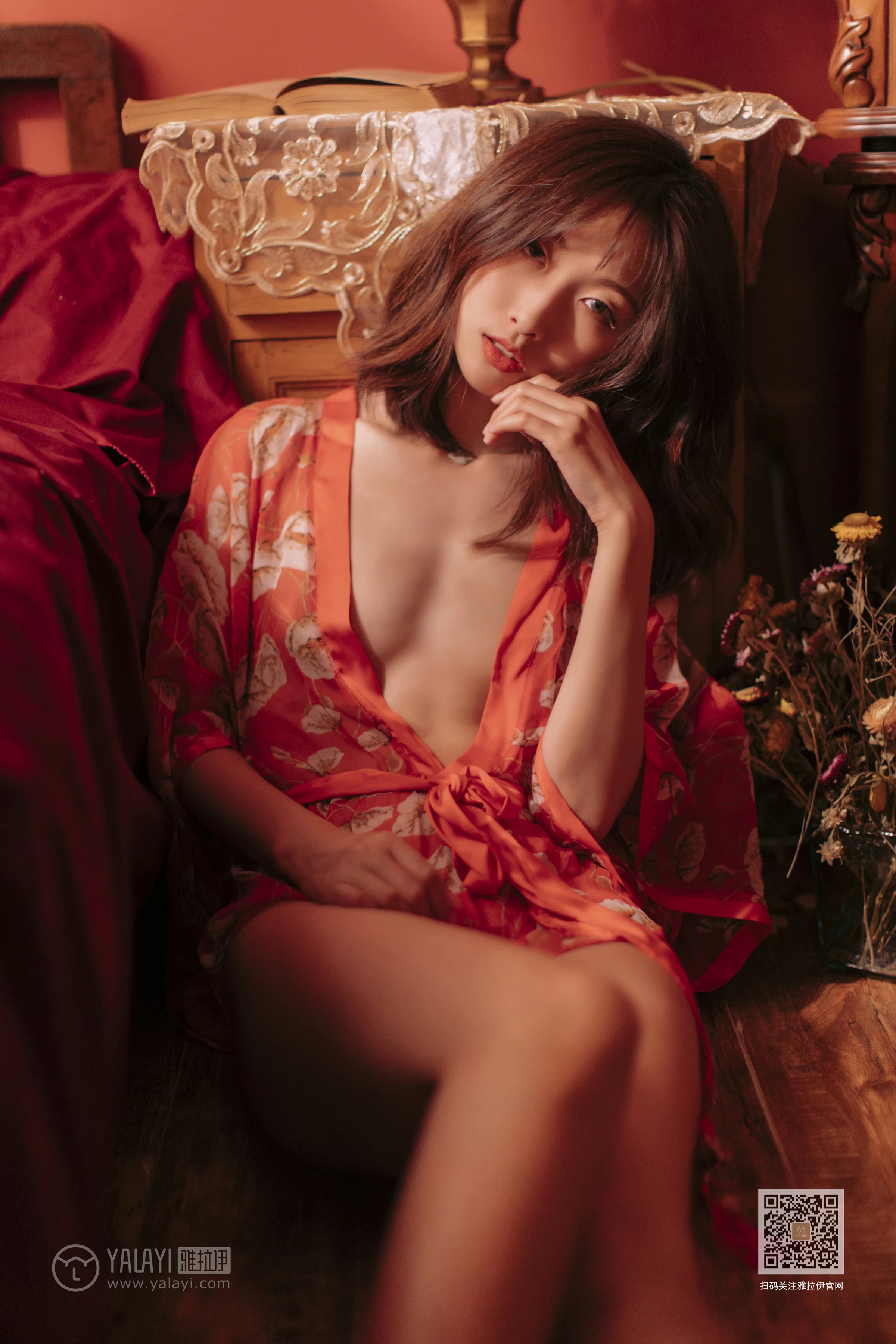 [YALAYI雅拉伊]Vol.460 红妆写真 佳佳 红色睡衣居家性感私房写真集第16张