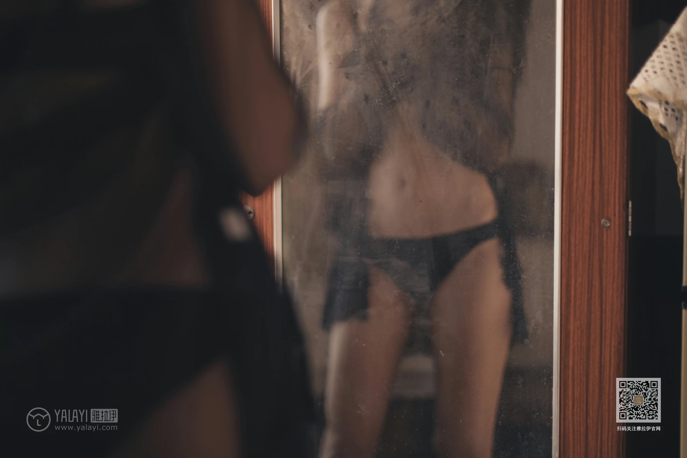 [YALAYI雅拉伊]Vol.470 秋色满房 苍儿 黑色透视情趣睡衣加黑色内衣性感私房写真集第10张
