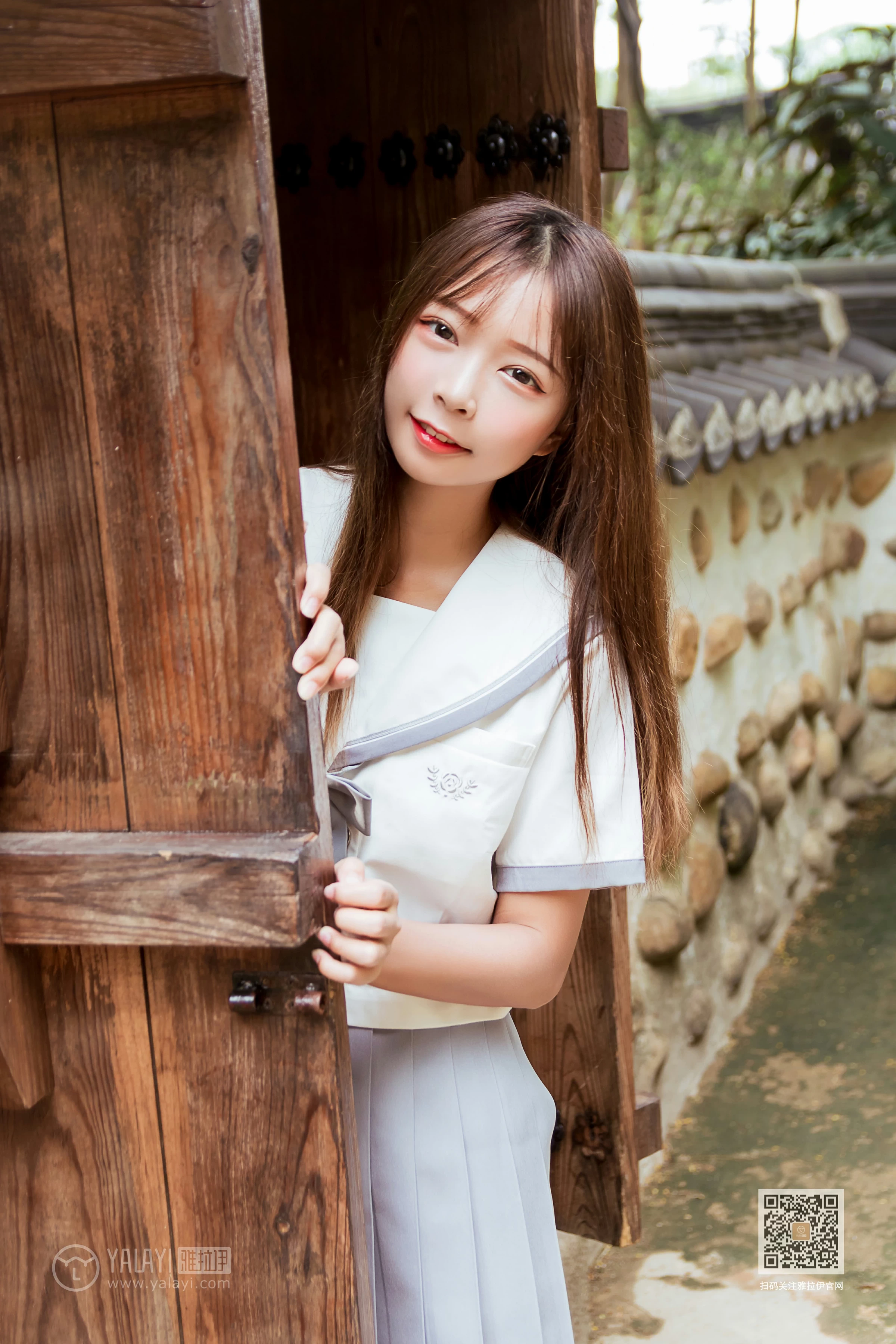 [YALAYI雅拉伊]Vol.471 越秀百褶裙少女 阿禾 日本高中女生制服加短裙性感私房写真集第8张