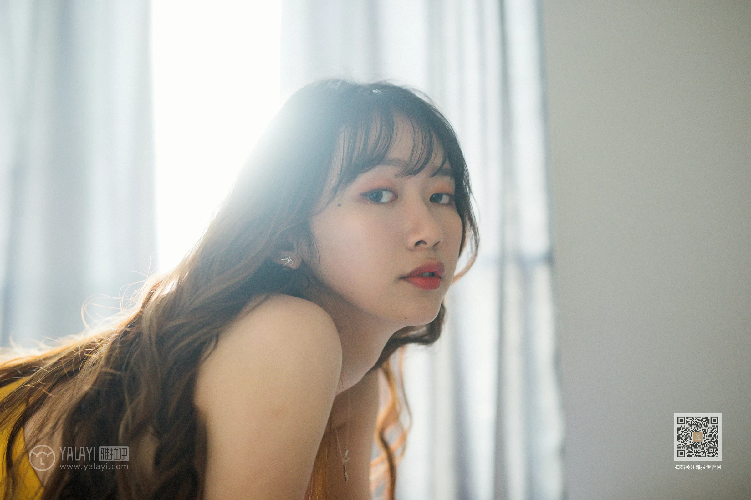 [YALAYI雅拉伊]Vol.511 杏色女孩儿 晓琳 橙色性感内衣居家私房写真集第2张