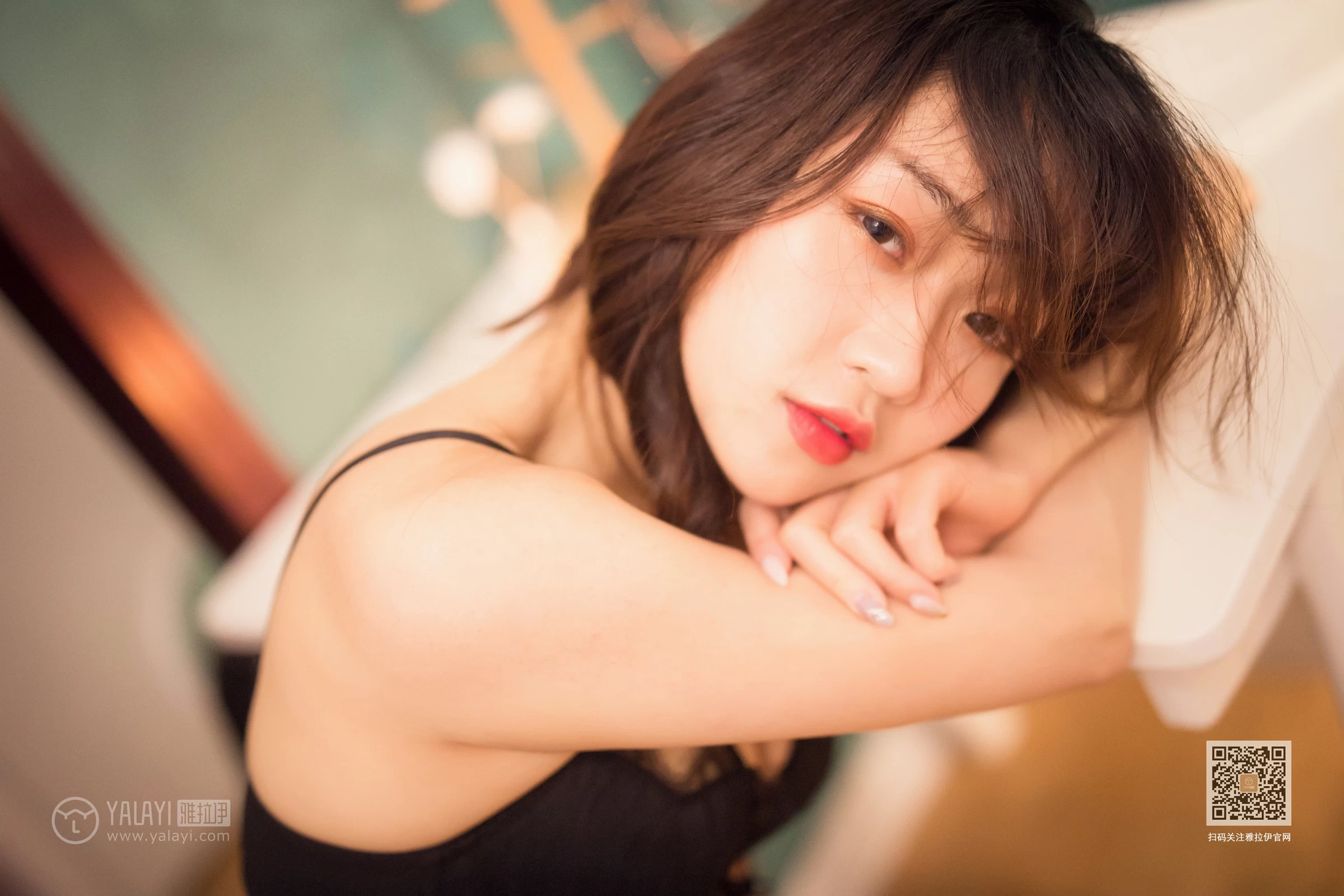 [YALAYI雅拉伊]Vol.537 撒娇女友最好命 小颖 黑色蕾丝情趣内衣性感私房写真集第6张