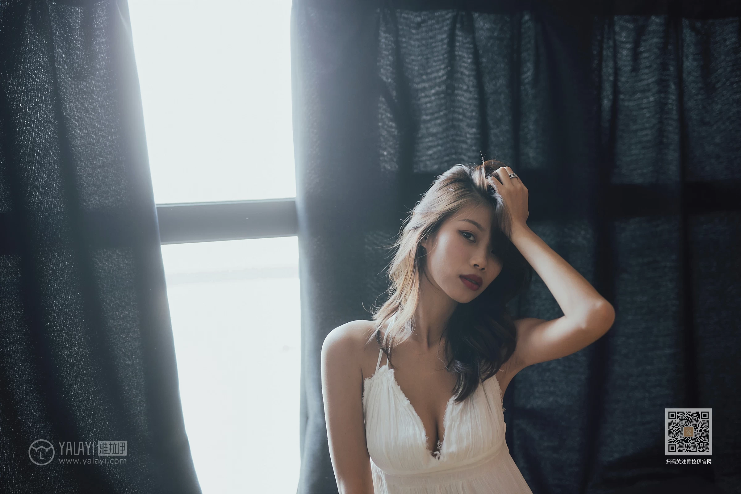 [YALAYI雅拉伊]Vol.523 薄纱雾绕 静初 白色透视吊带睡衣裙性感私房写真集第2张