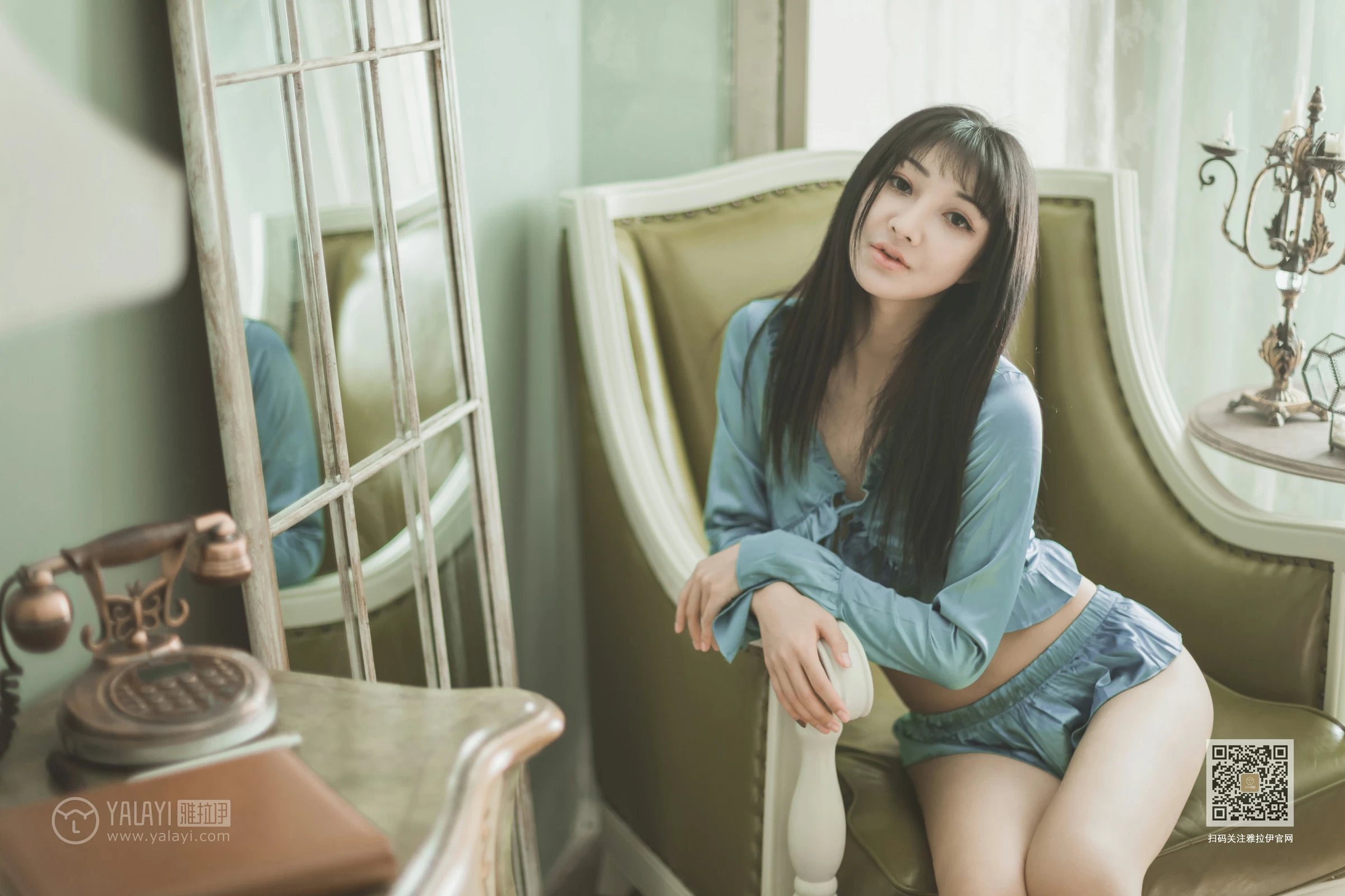 [YALAYI雅拉伊]Vol.527 坐我身边 韩熙 银色高腰上衣加情趣短裙性感私房写真集第10张