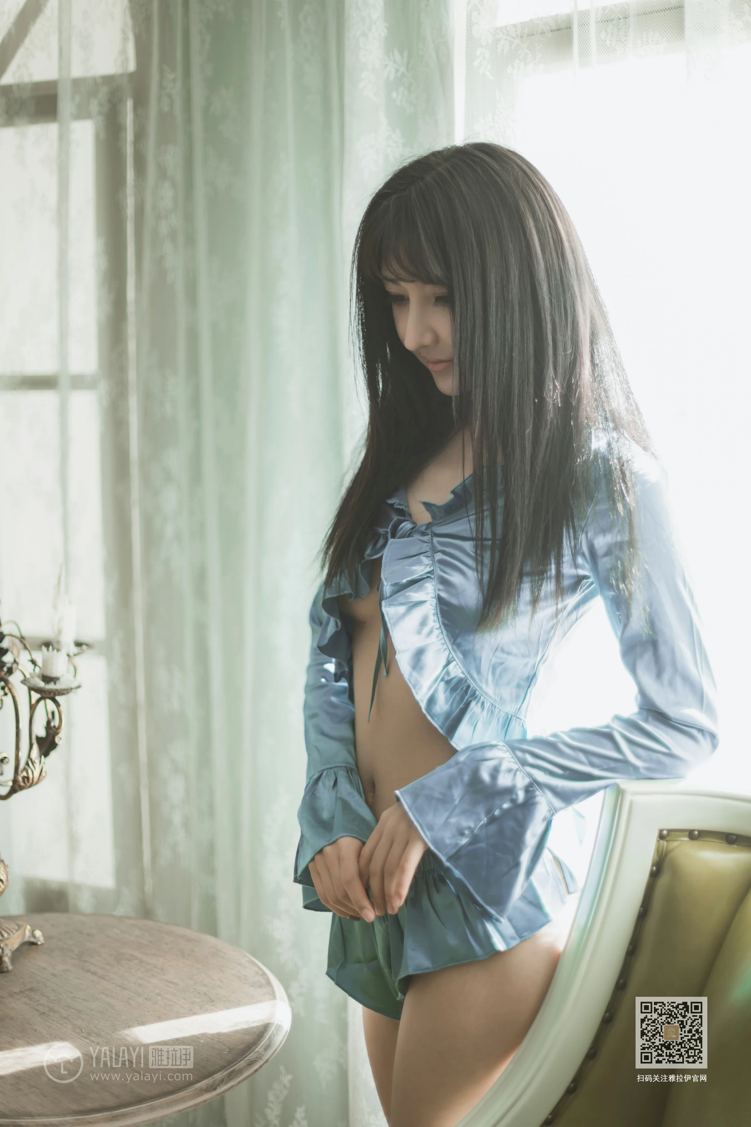 [YALAYI雅拉伊]Vol.527 坐我身边 韩熙 银色高腰上衣加情趣短裙性感私房写真集第12张