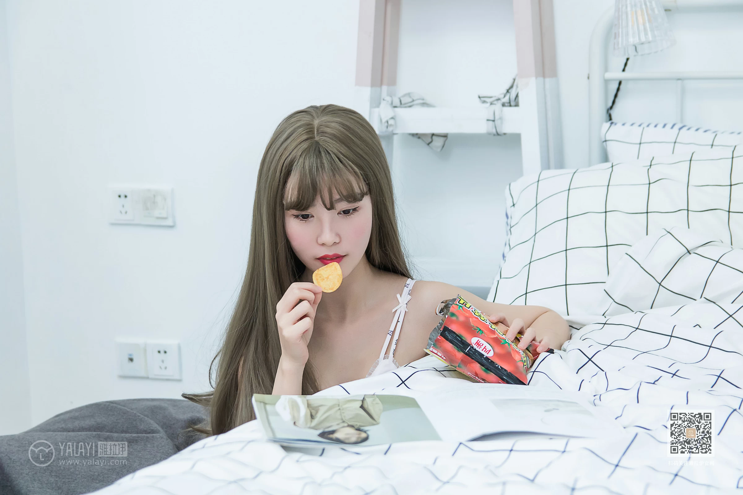 [YALAYI雅拉伊]Vol.584 粉红猪小妹 宁馨儿 性感内衣居家私房写真集第4张