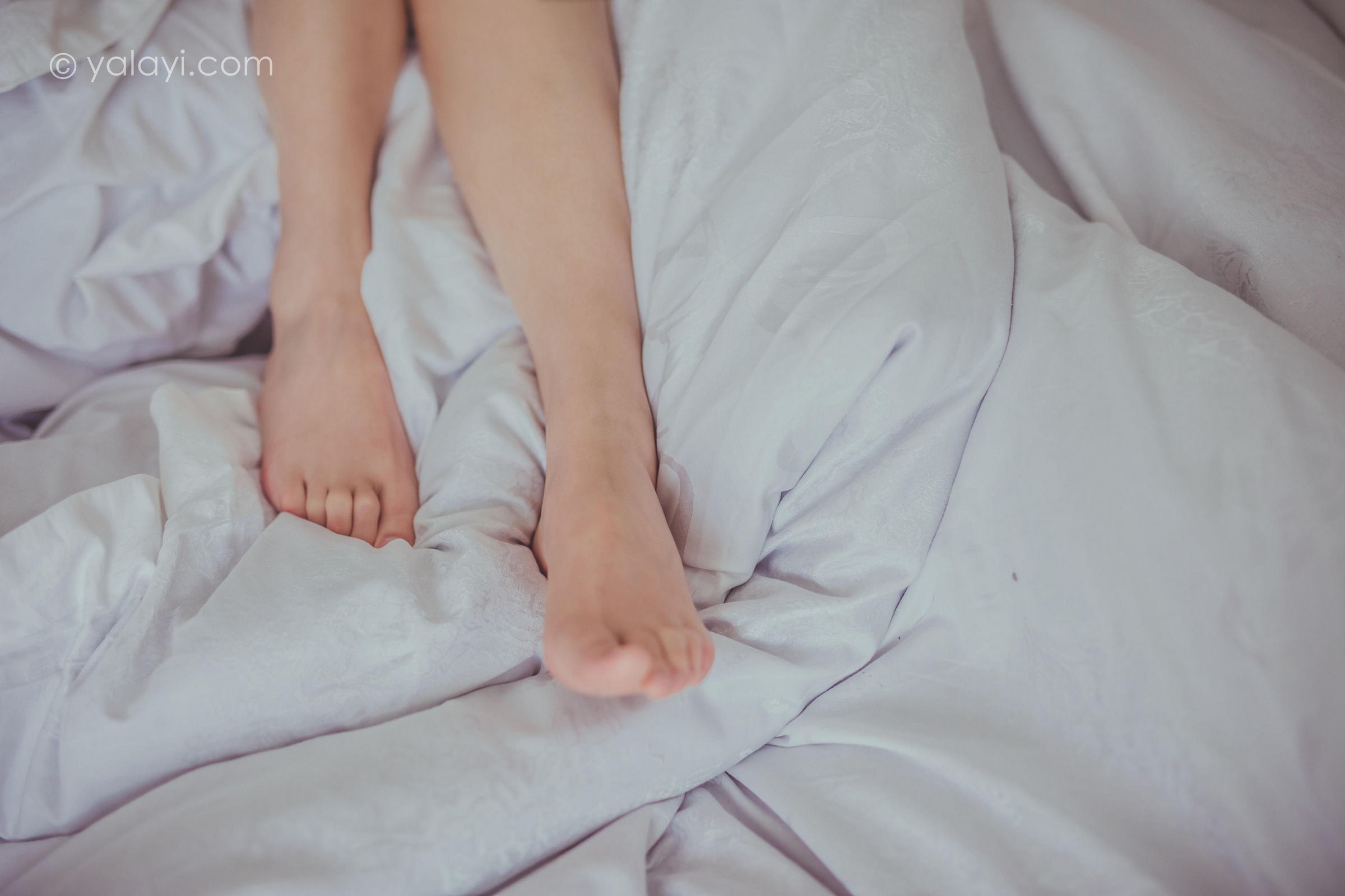 [YALAYI雅拉伊]Vol.587 蜗居 海棠 灰色内衣居家性感私房写真集第11张