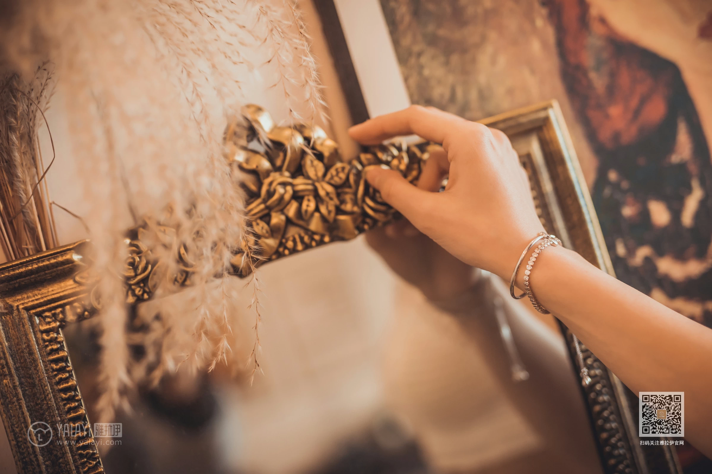 [YALAYI雅拉伊]NO.614 《我们约会吧》 尹梦 白色镂空内衣加灰色短裙性感私房写真集第3张