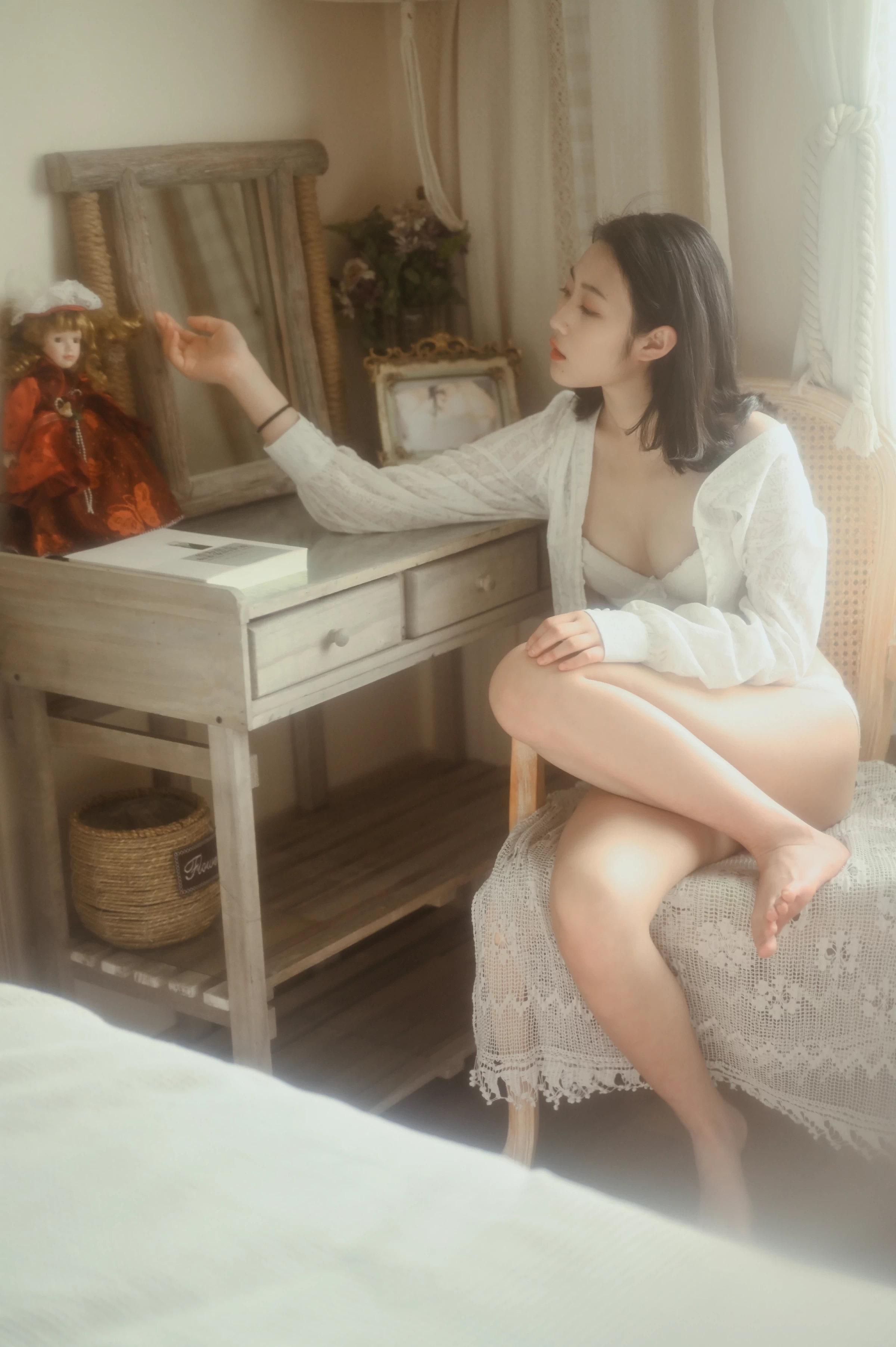 [YALAYI雅拉伊]NO.615 《闺中处子》 沈伊 白色透视镂空衬衫加内衣性感私房写真集第15张