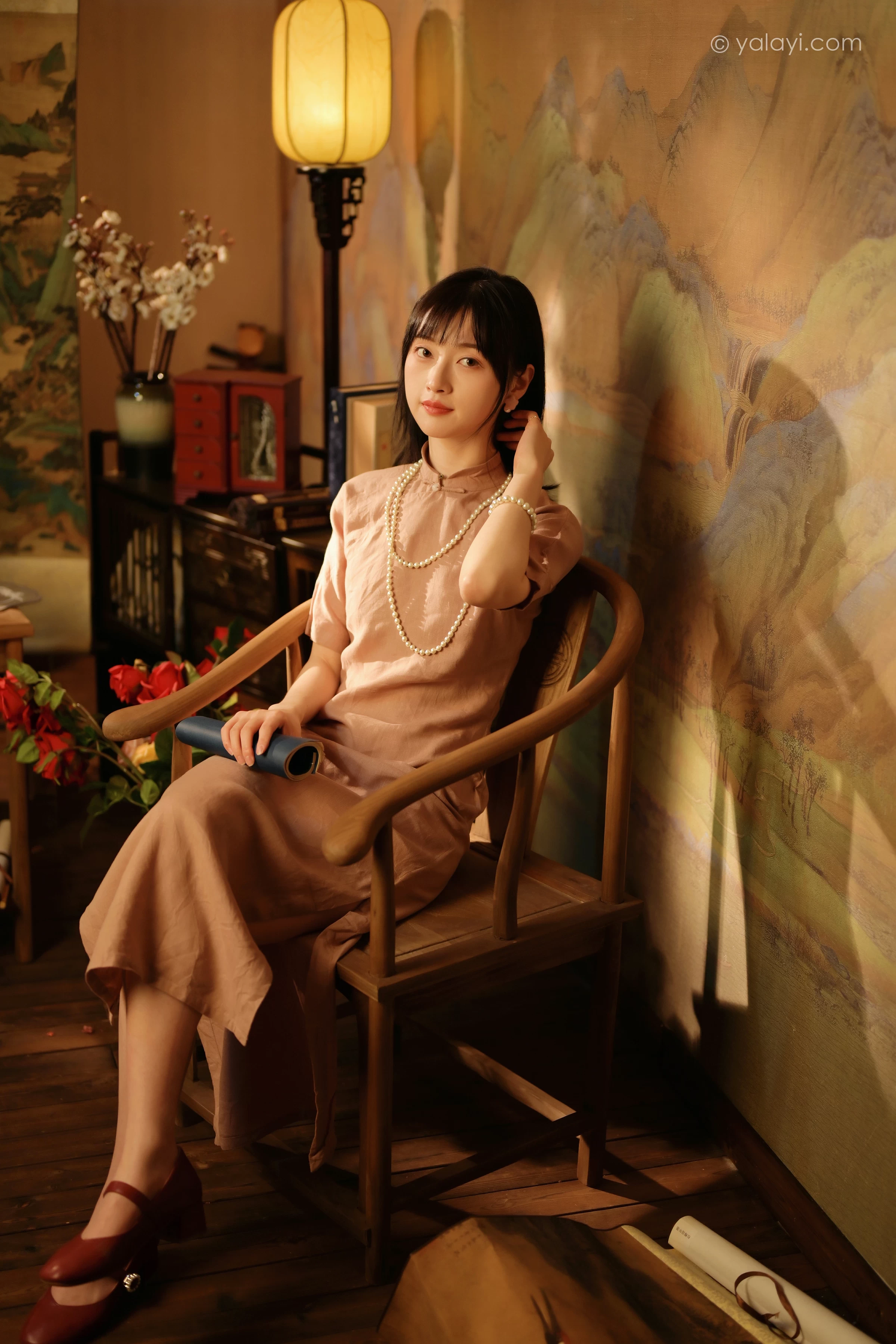 [YALAYI雅拉伊]2022.01.19 深夜的灯光 京京 粉色宽松旗袍裙民国风写真第6张