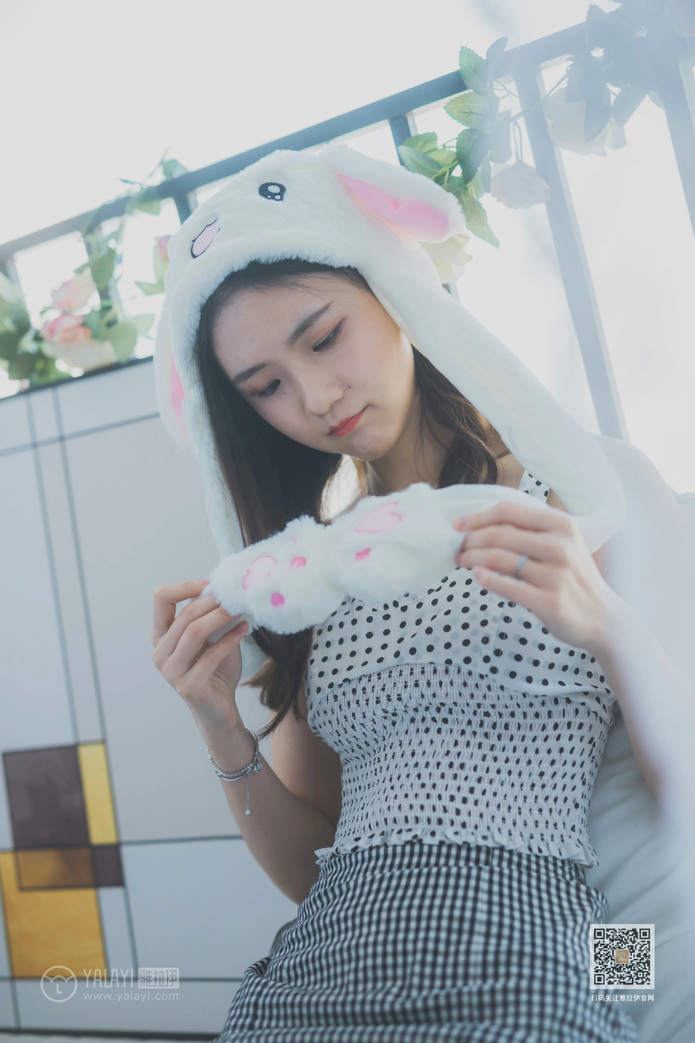 [YALAYI雅拉伊]NO.632 《淘气女友》 尹梦 白色小背心加斑点短裙清纯可爱私房写真集第7张
