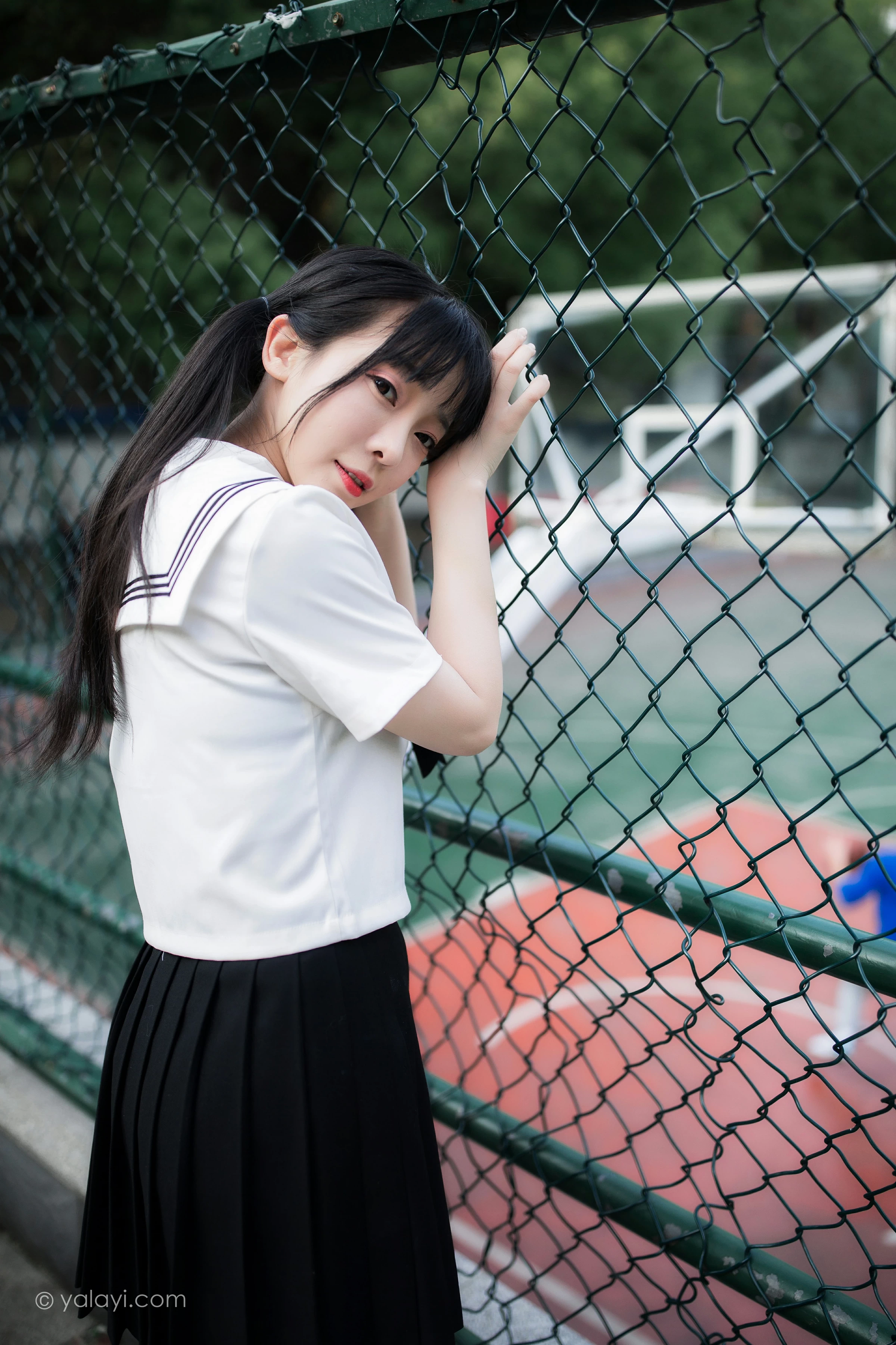 [YALAYI雅拉伊]NO.671 《放学一起走》 妙妙 JK水手制服与短裙加黑丝美腿写真第10张