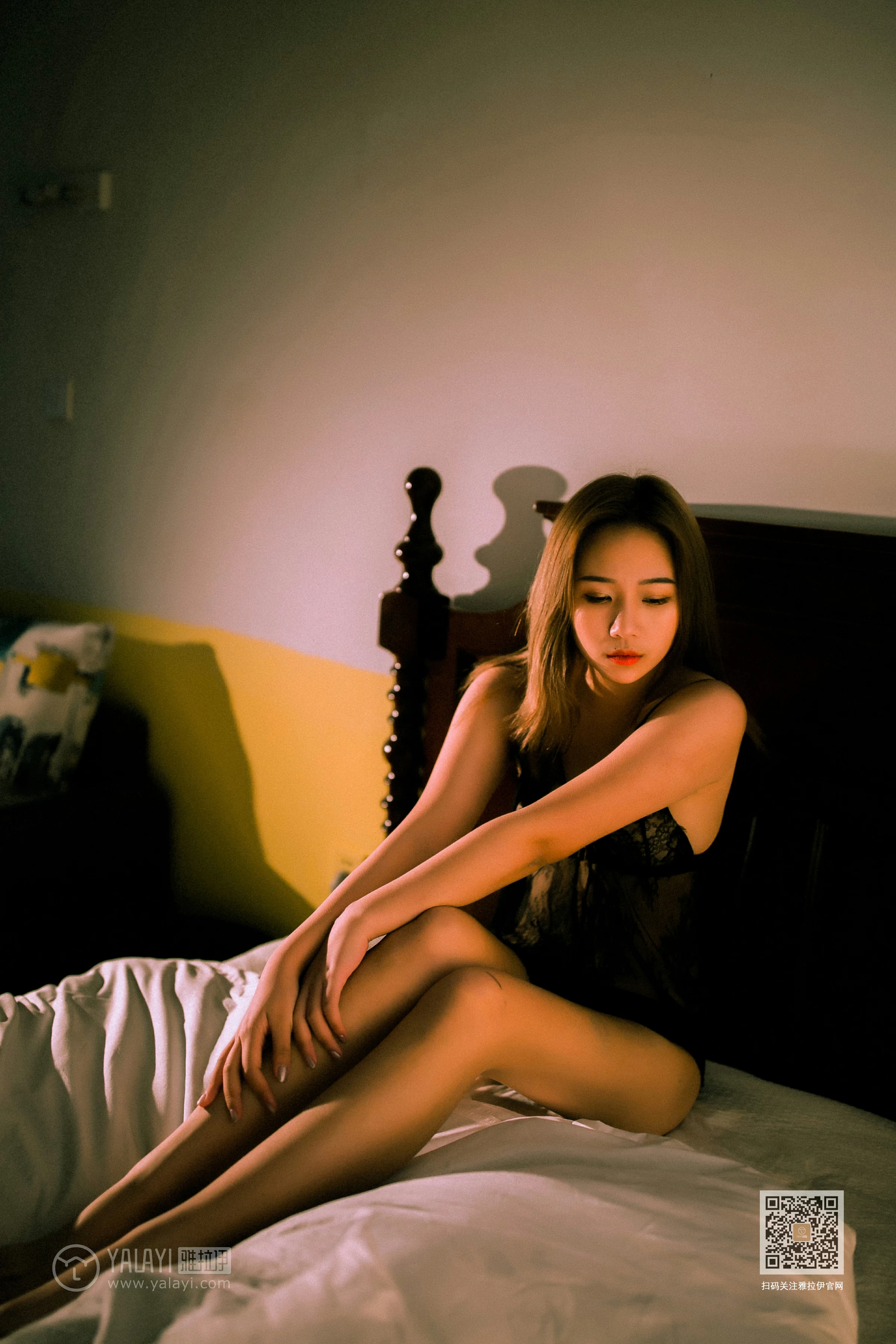 [YALAYI雅拉伊]NO.640 《夜未央》 岳璐璐 黑色透视蕾丝情趣内衣性感私房写真集第1张