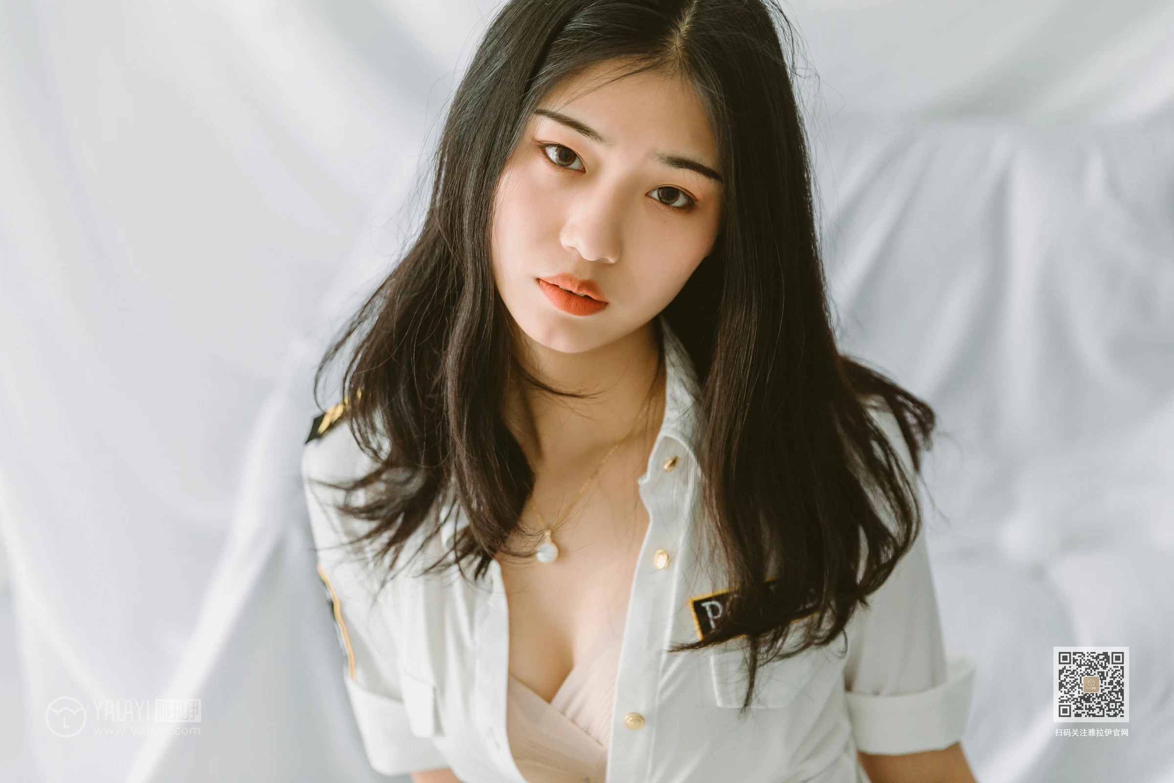 [YALAYI雅拉伊]NO.648 《青涩女子兵团》 和风 情趣制服与黑色短裙加黑丝美腿性感私房写真集第5张