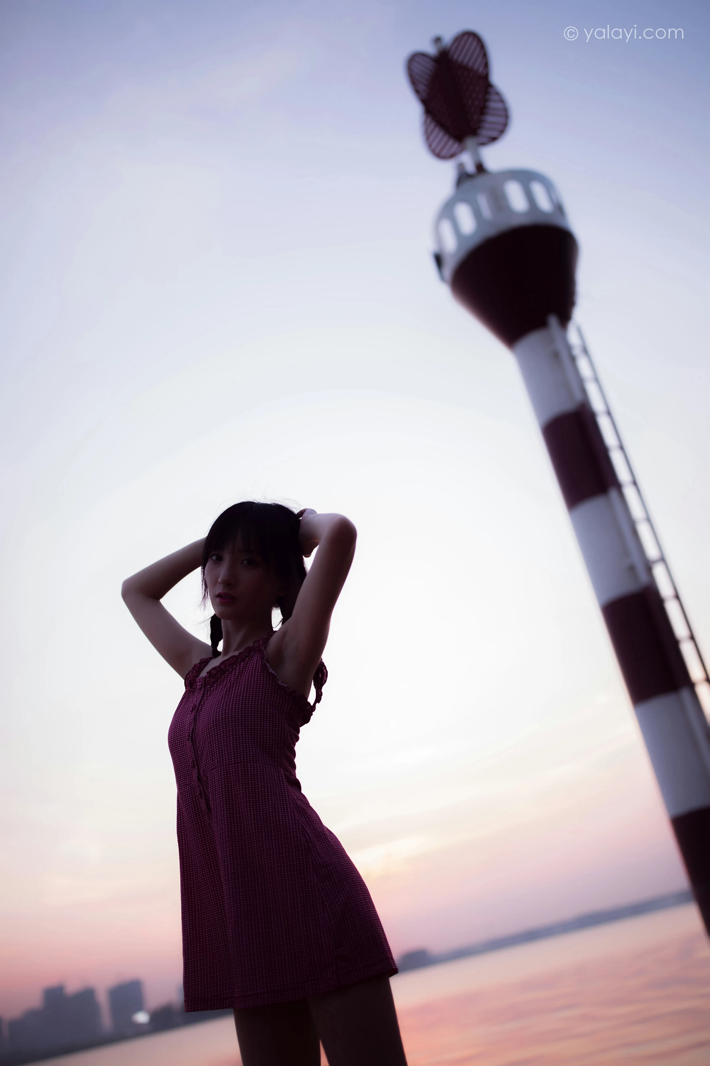 [YALAYI雅拉伊]NO.702 《暮色》 落落 粉色吊带连体短裤清纯私房写真集第13张