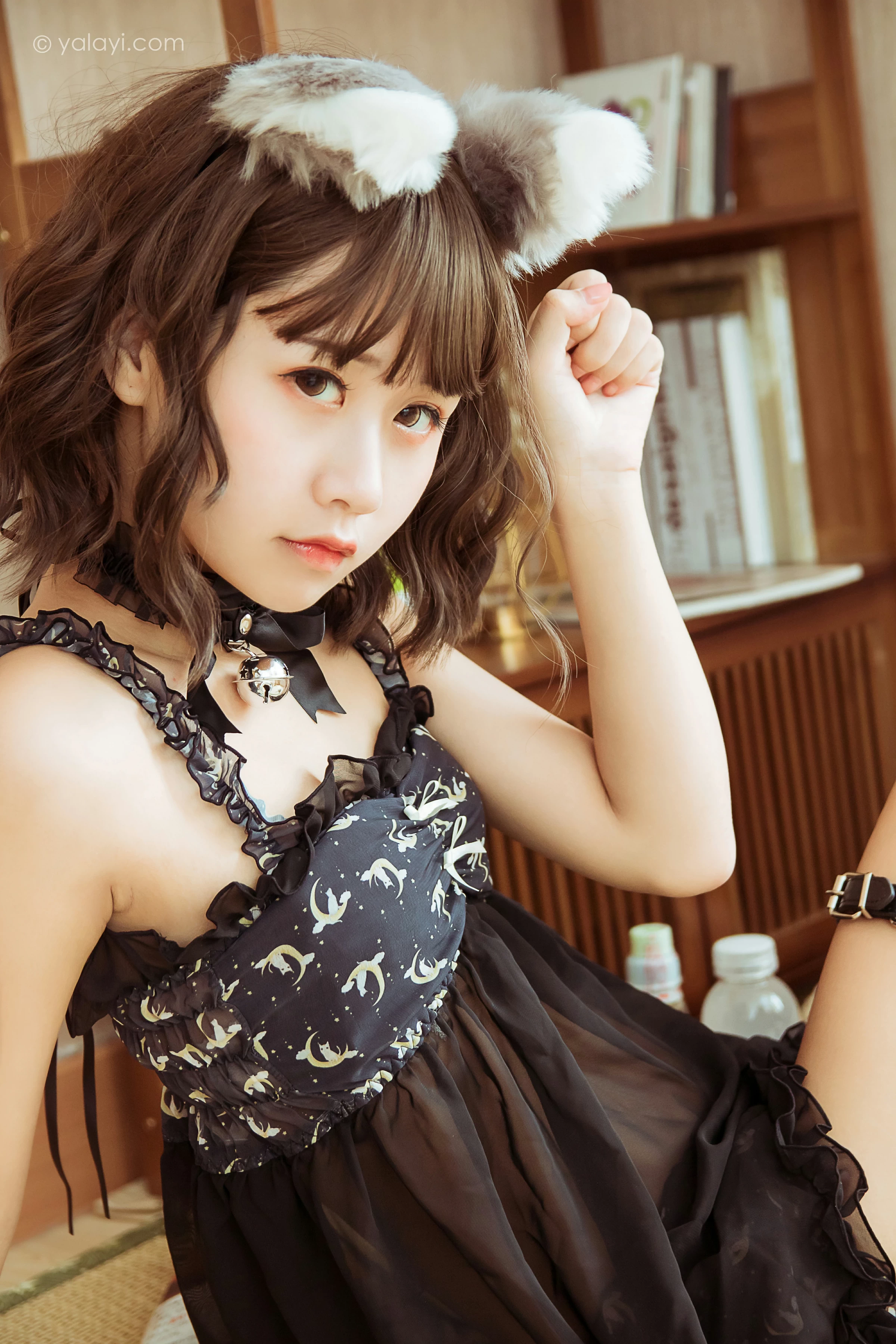 [YALAYI雅拉伊]NO.735 《就想赖着你》 甜酱吖 黑色透视情趣内衣性感私房写真集第4张