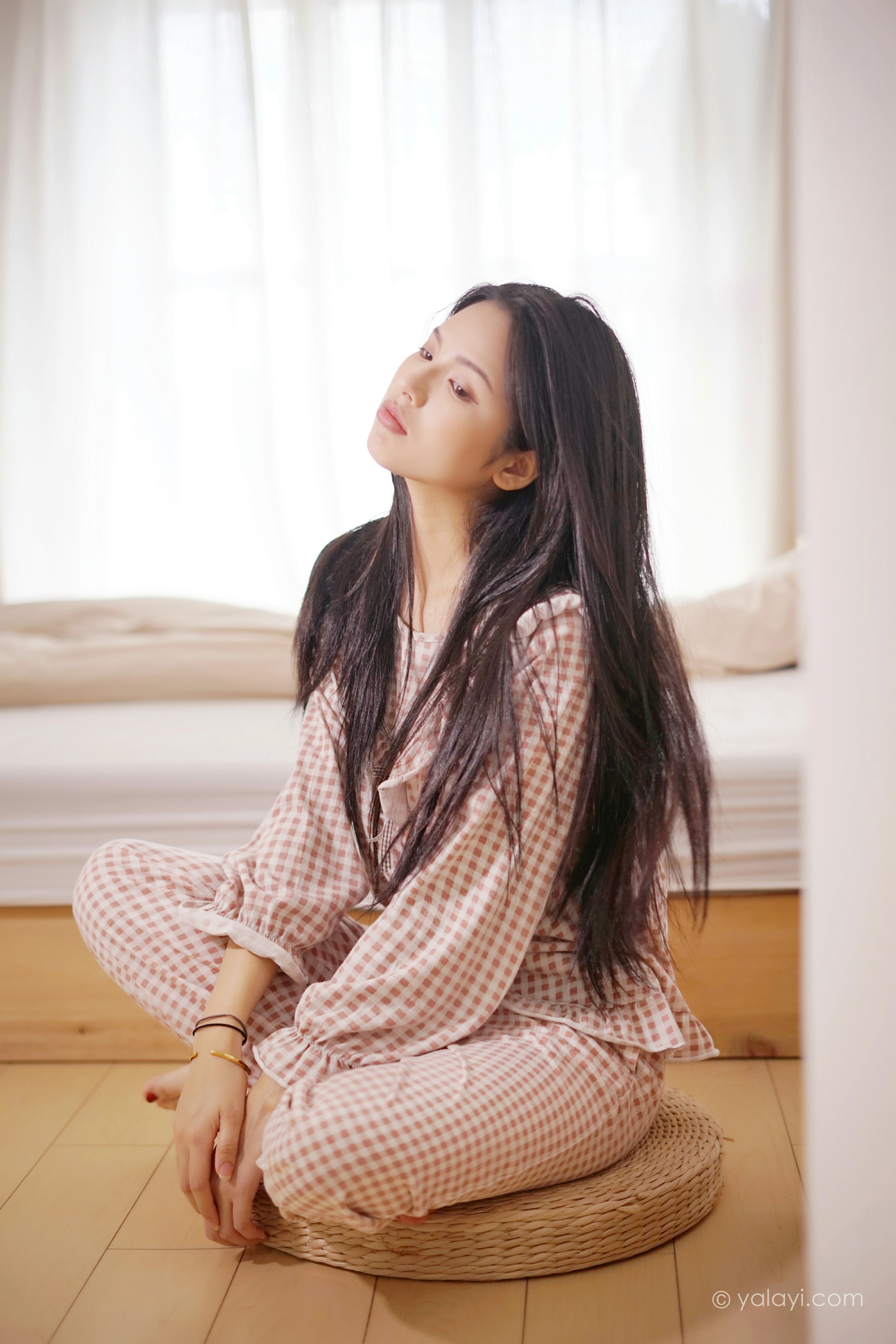 [YALAYI雅拉伊]NO.843 在家千日好 溪若 粉色睡衣加睡裤清纯可爱私房写真集第9张