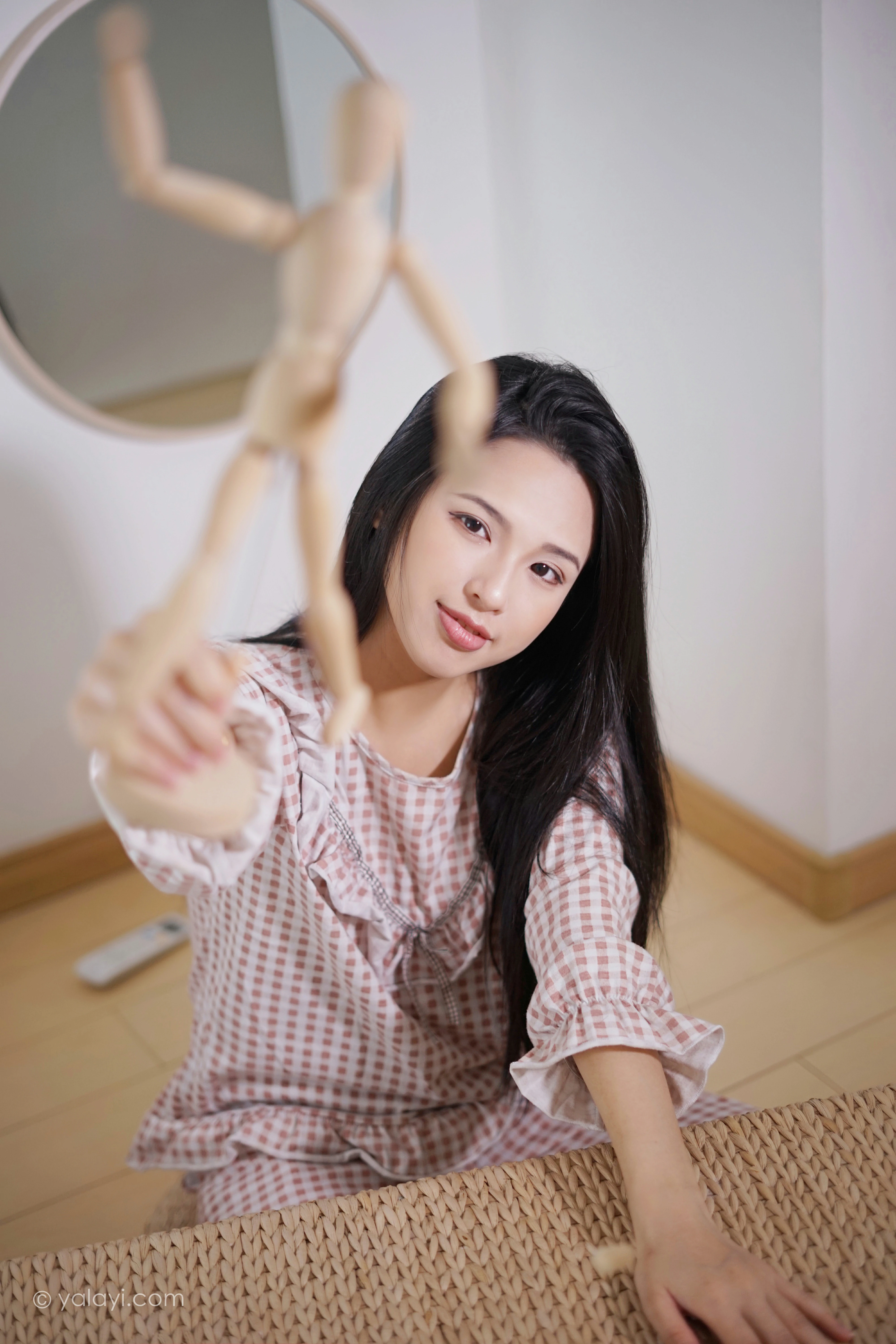 [YALAYI雅拉伊]NO.843 在家千日好 溪若 粉色睡衣加睡裤清纯可爱私房写真集第10张