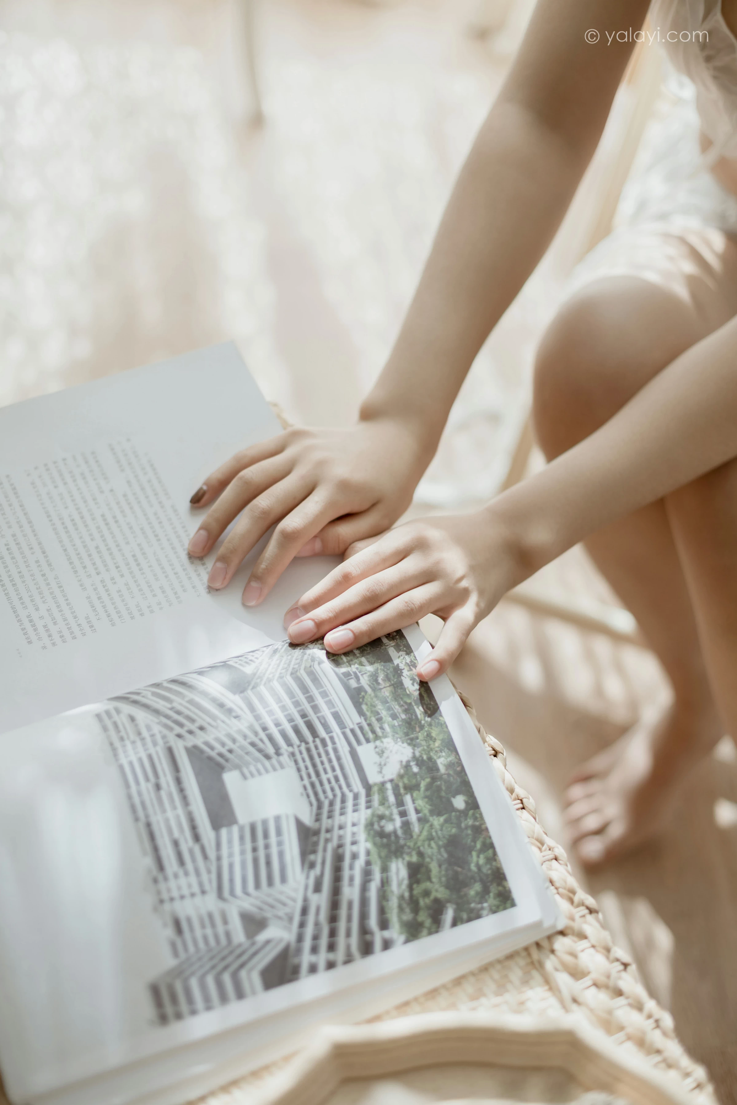 [YALAYI雅拉伊]NO.704 《猫娘》 韩熙 白色情趣内衣性感私房写真集第1张