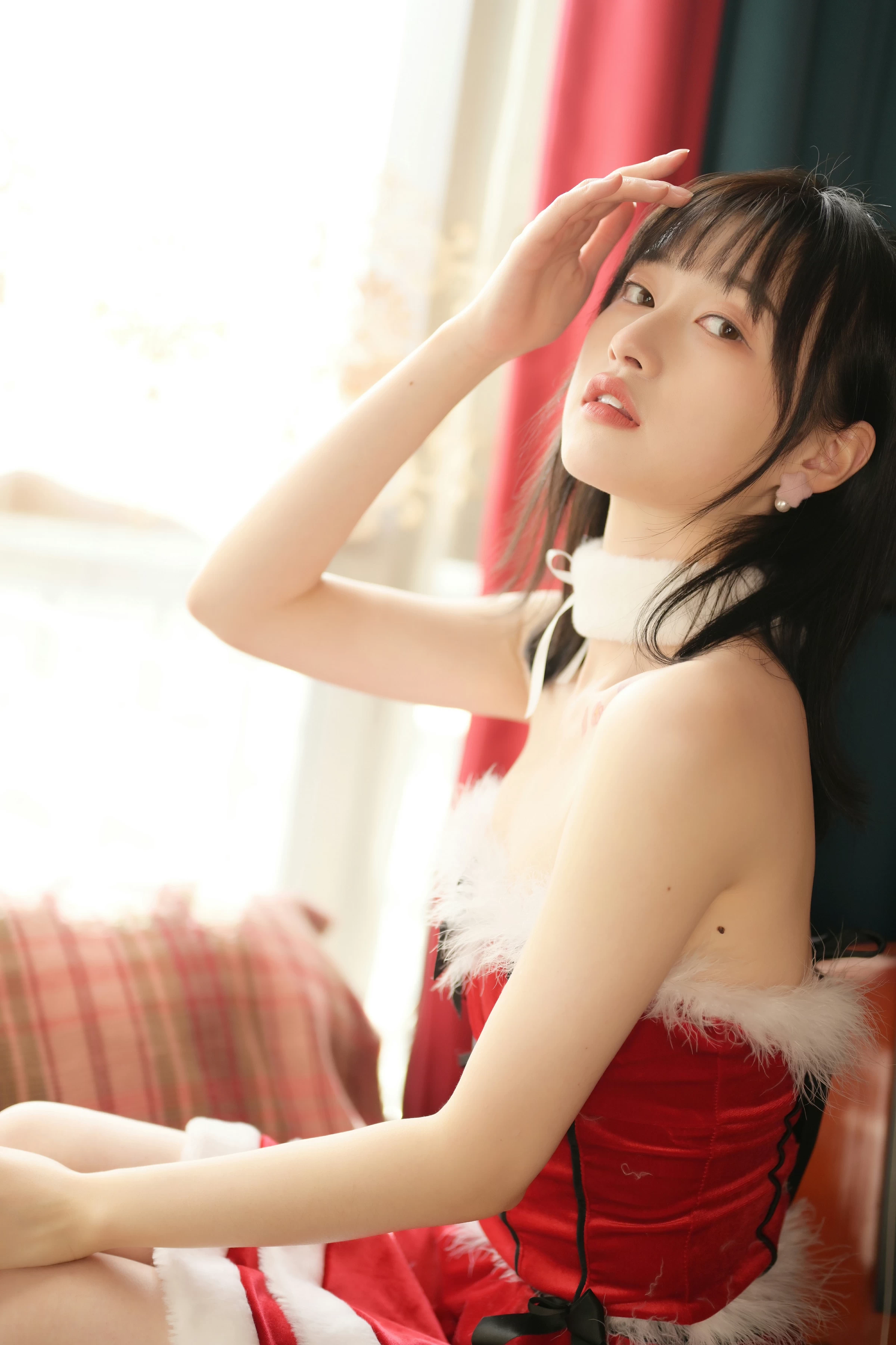 [YALAYI雅拉伊]2021.12.25 平平安安 京京 红色抹胸圣诞女郎制服裙性感私房写真集第11张