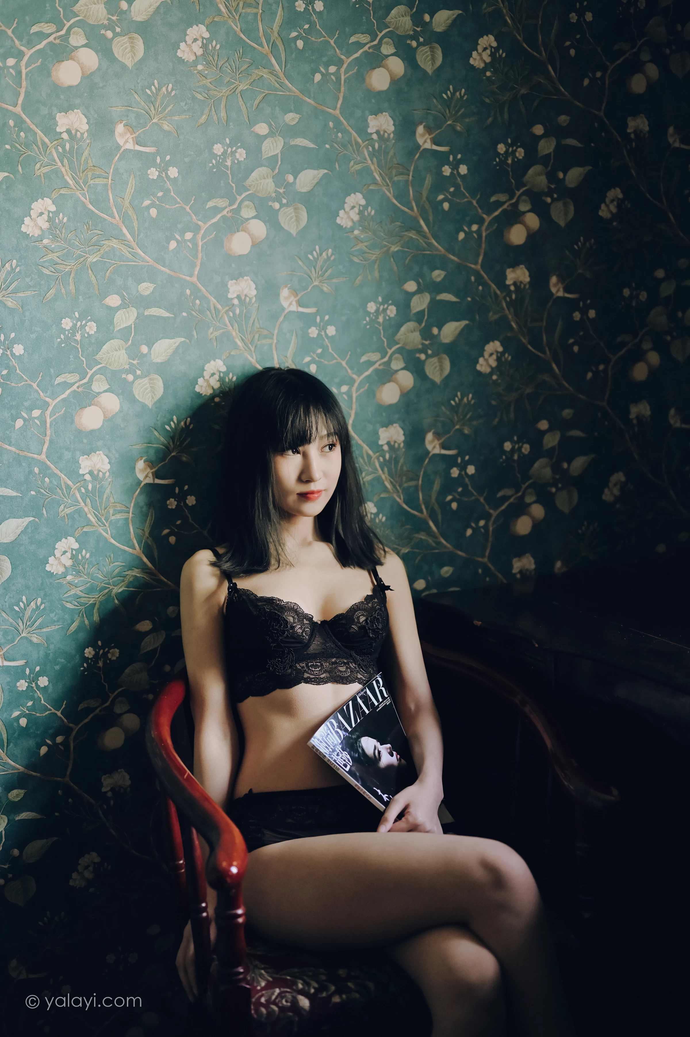 [YALAYI雅拉伊]NO.662 《窗内心语》 田也 黑色蕾丝内衣居家性感私房写真集第14张