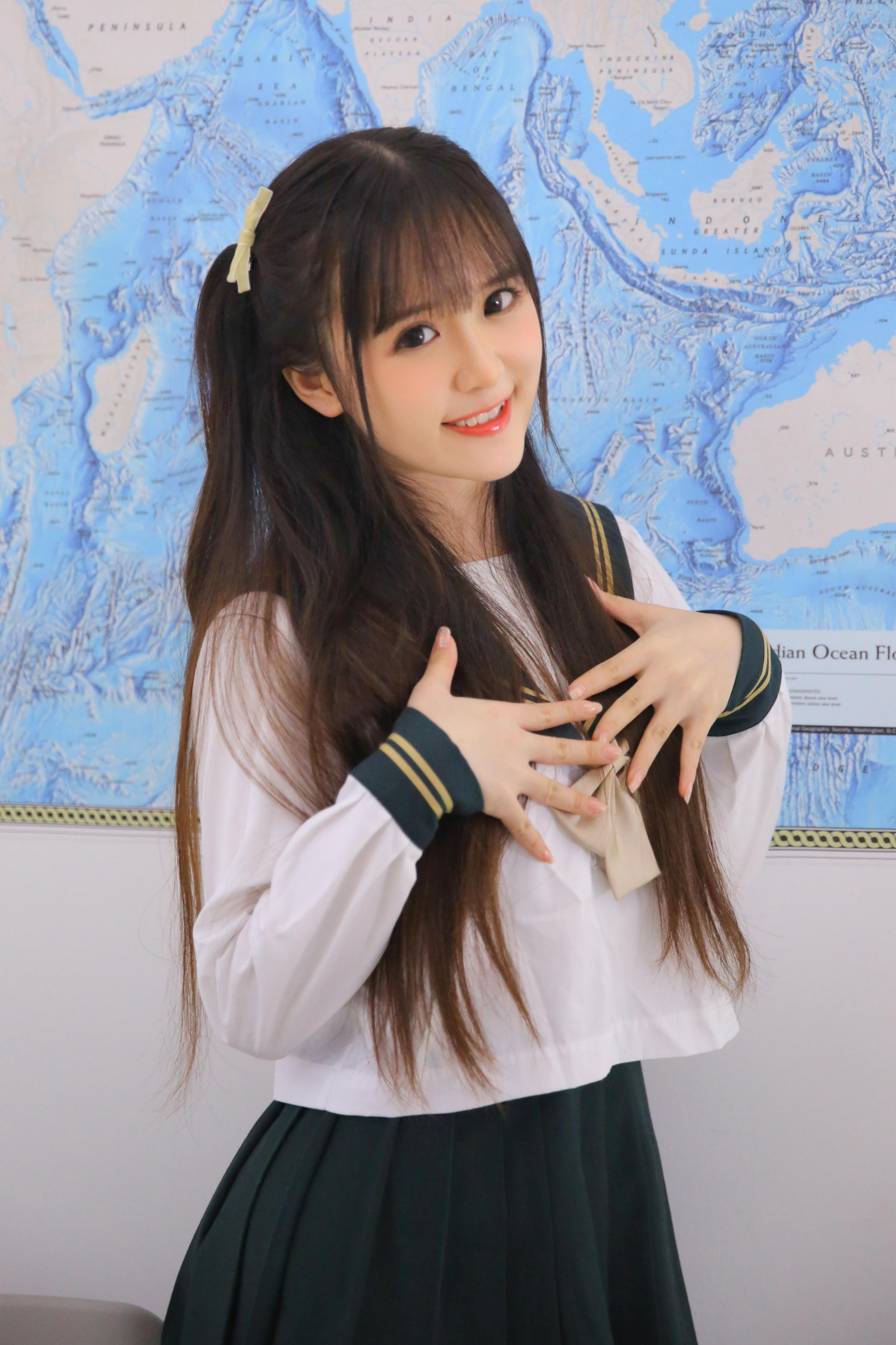 [YALAYI雅拉伊]2022.05.05 尽情可爱 甜美少女 JK水手制服与粉色和服清纯写真集第12张