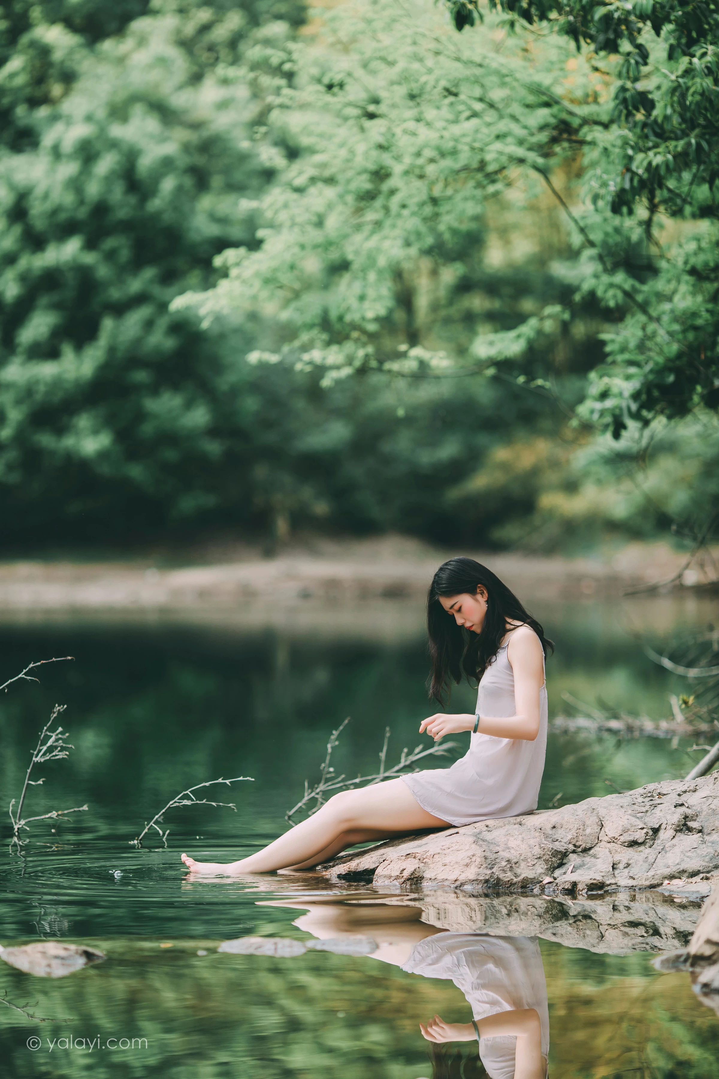 [YALAYI雅拉伊]NO.663 《涟漪》 和风 JK制服与短裙加黑色蕾丝内衣写真第9张