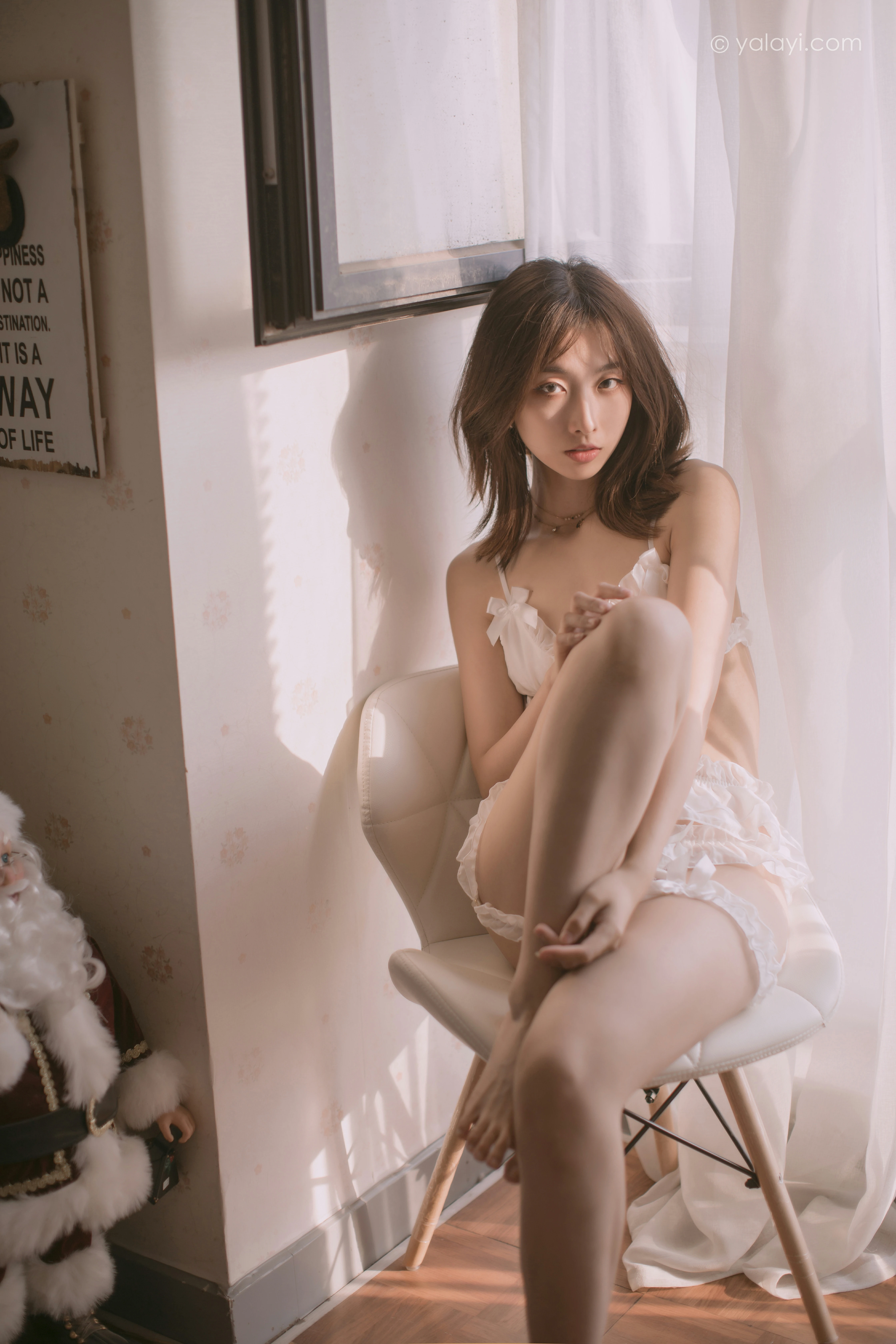 [YALAYI雅拉伊]NO.784 花香的午后 佳佳 白色透视情趣内衣性感私房写真集第10张
