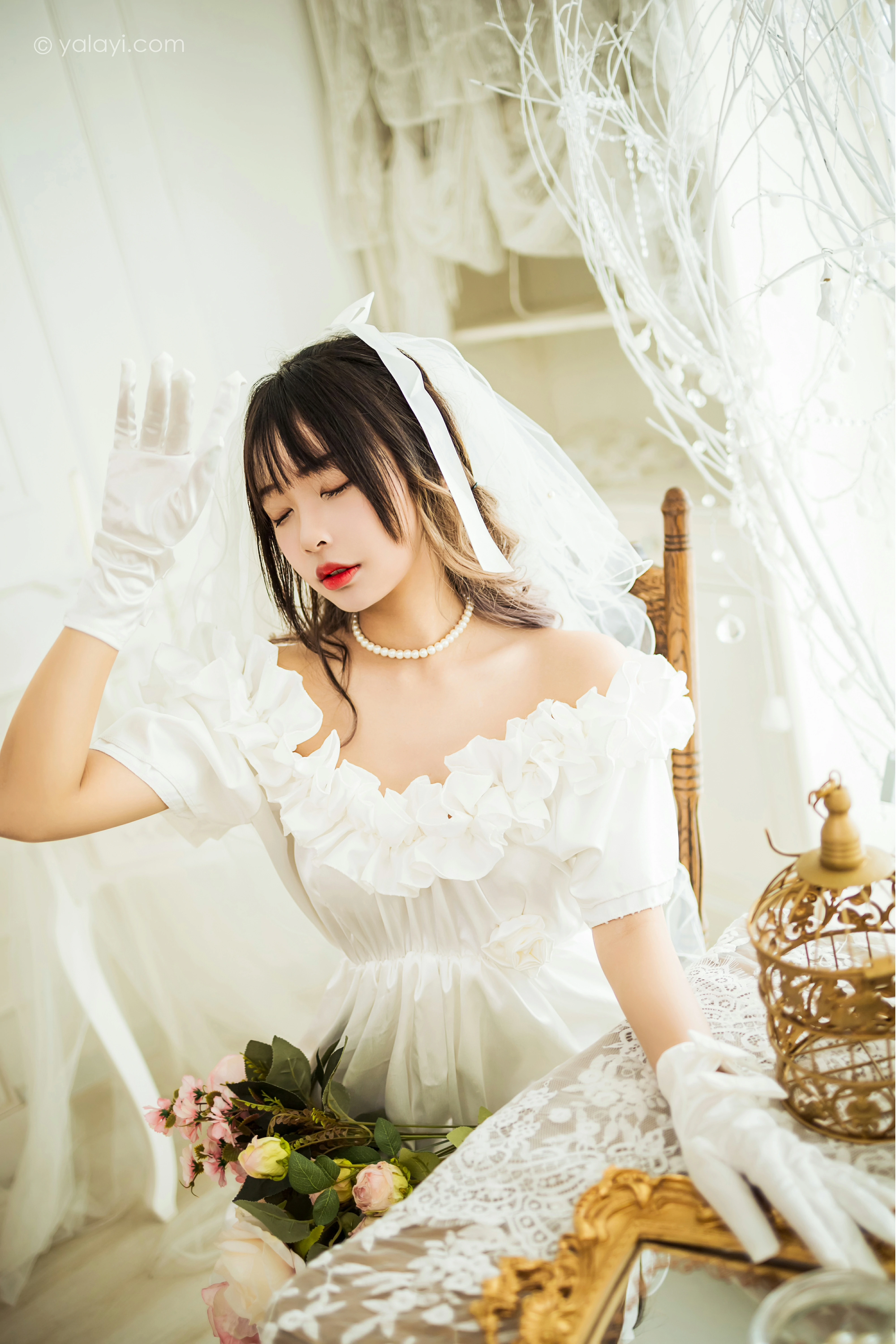 [YALAYI雅拉伊]NO.862 美丽的梦 阿禾 白色抹胸婚纱性感写真集第11张