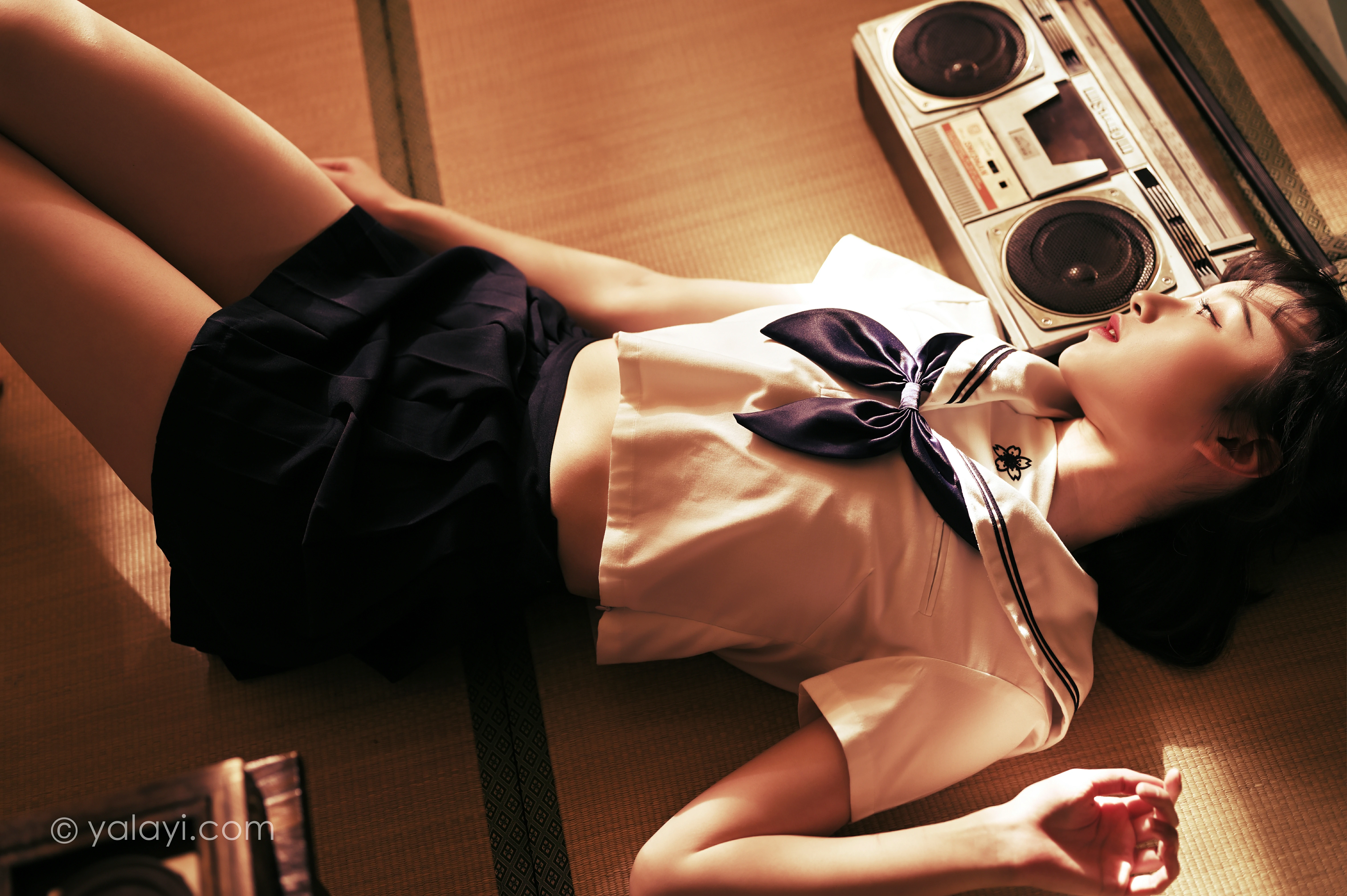 [YALAYI雅拉伊]NO.778 优等生JK 京京 白色水手制服加黑色短裙私房写真集第2张