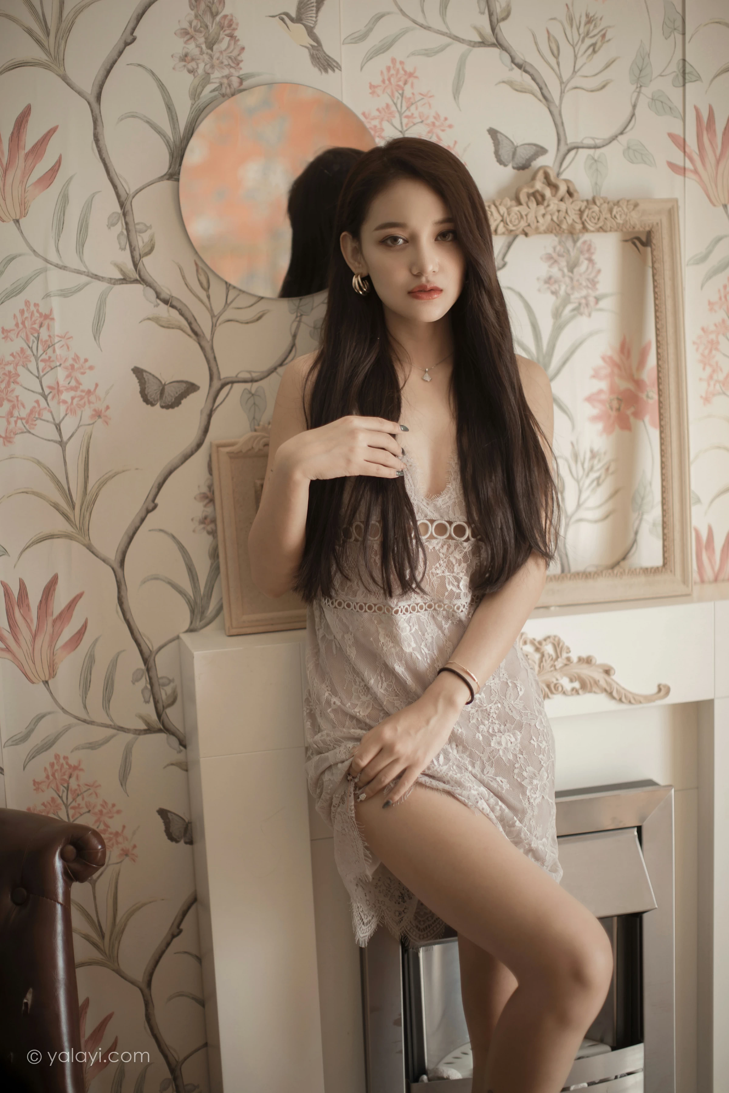 [YALAYI雅拉伊]NO.665 《无问》 刘子炀 白色透视蕾丝连衣裙性感私房写真集第11张