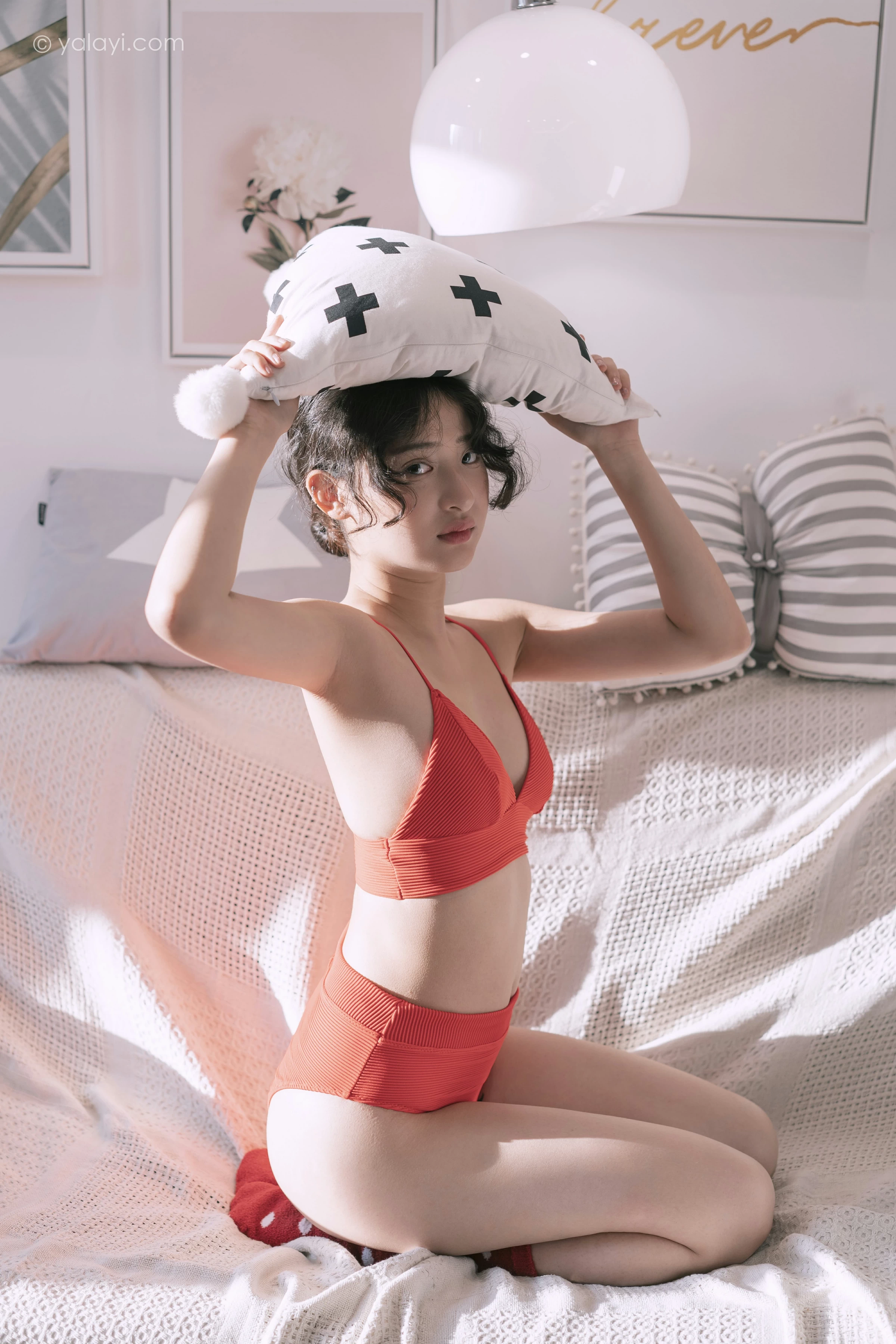 [YALAYI雅拉伊]NO.666 《太委屈》 西子 红色内衣居家私房写真集第17张