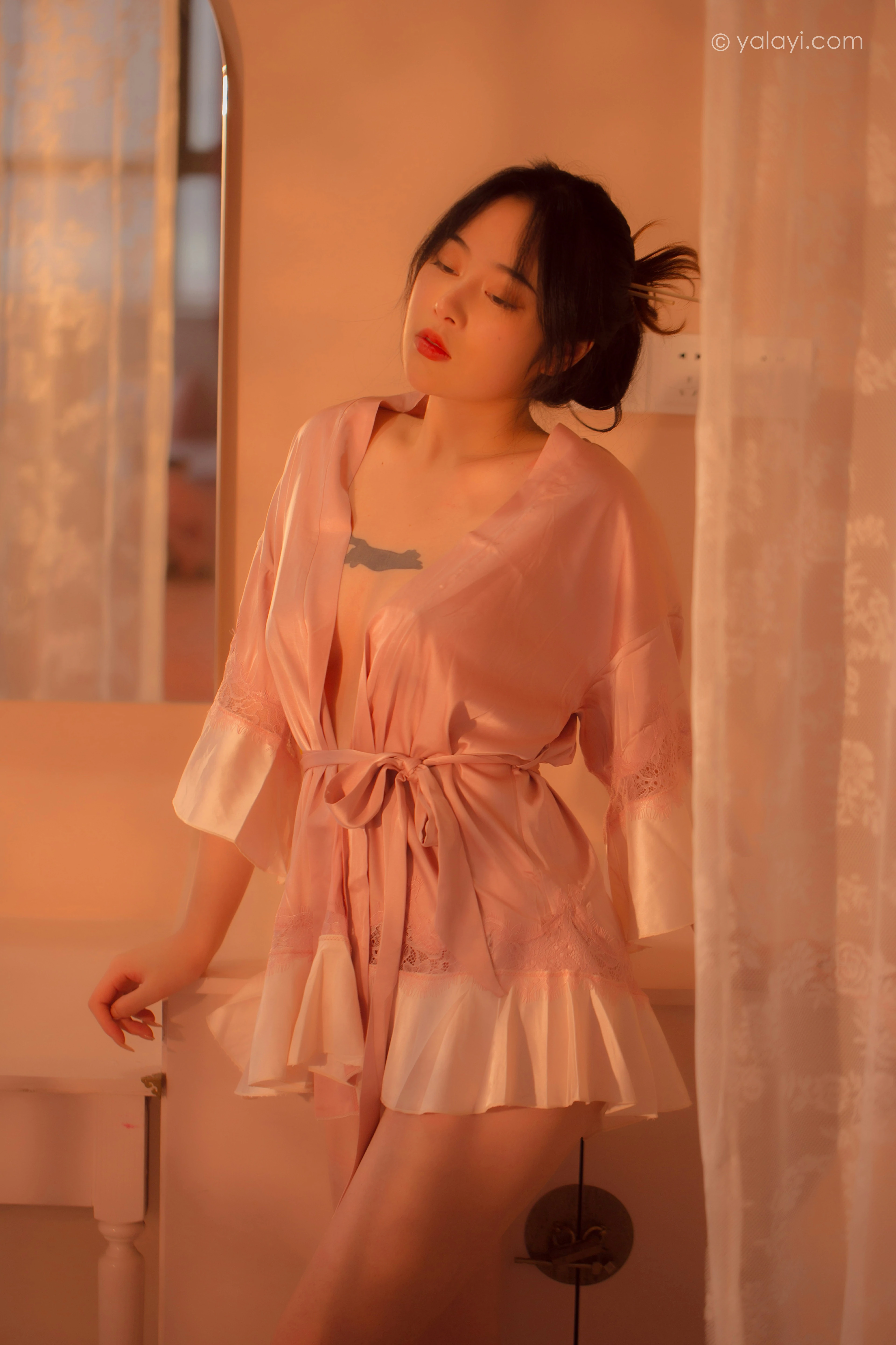 [YALAYI雅拉伊]NO.762 寂静中开放 璎珞 粉色蕾丝睡衣性感私房写真集第5张