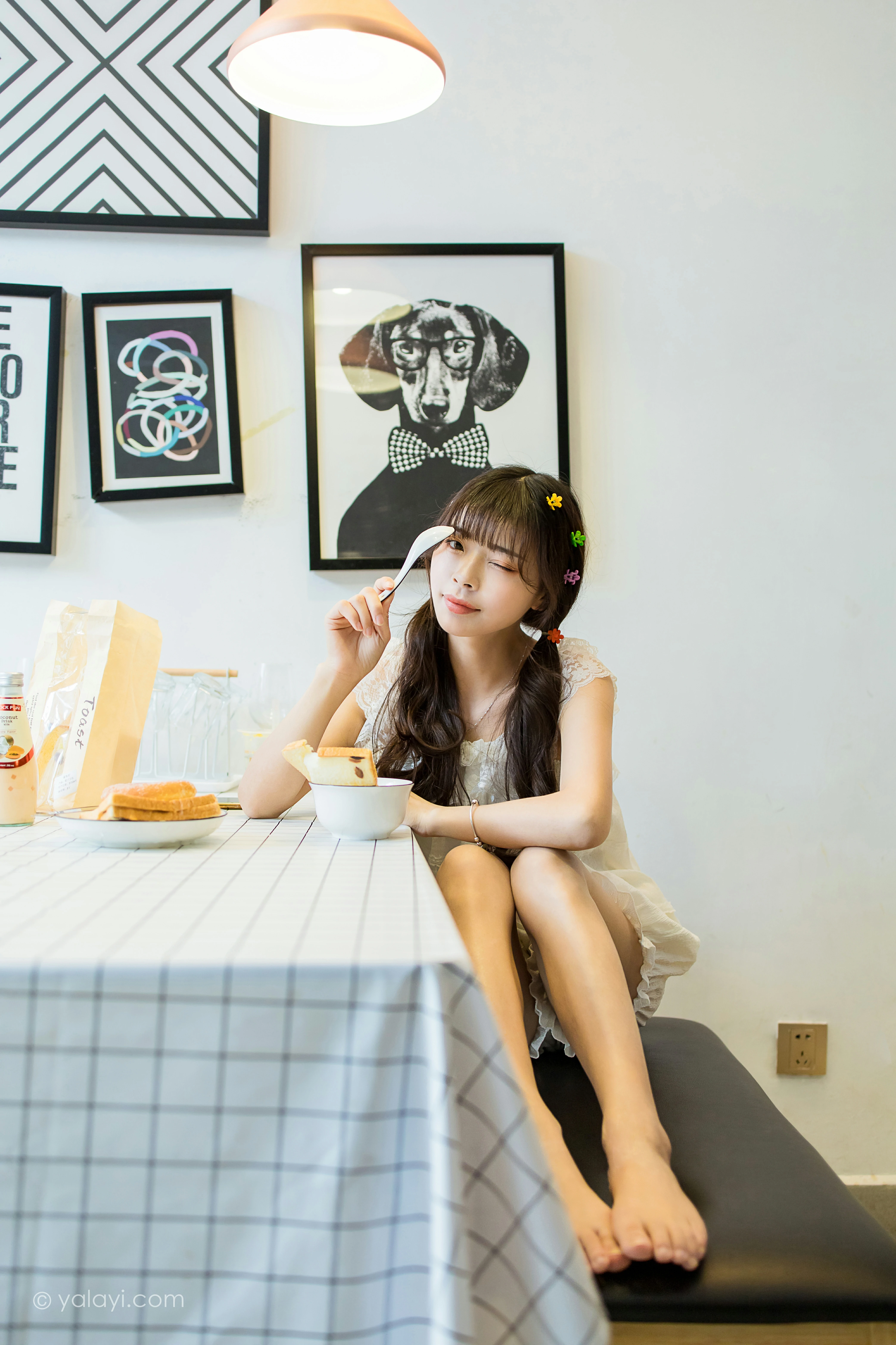 [YALAYI雅拉伊]NO.786 美好时光 程小蝶 白色蕾丝睡衣加短裤性感私房写真集第14张