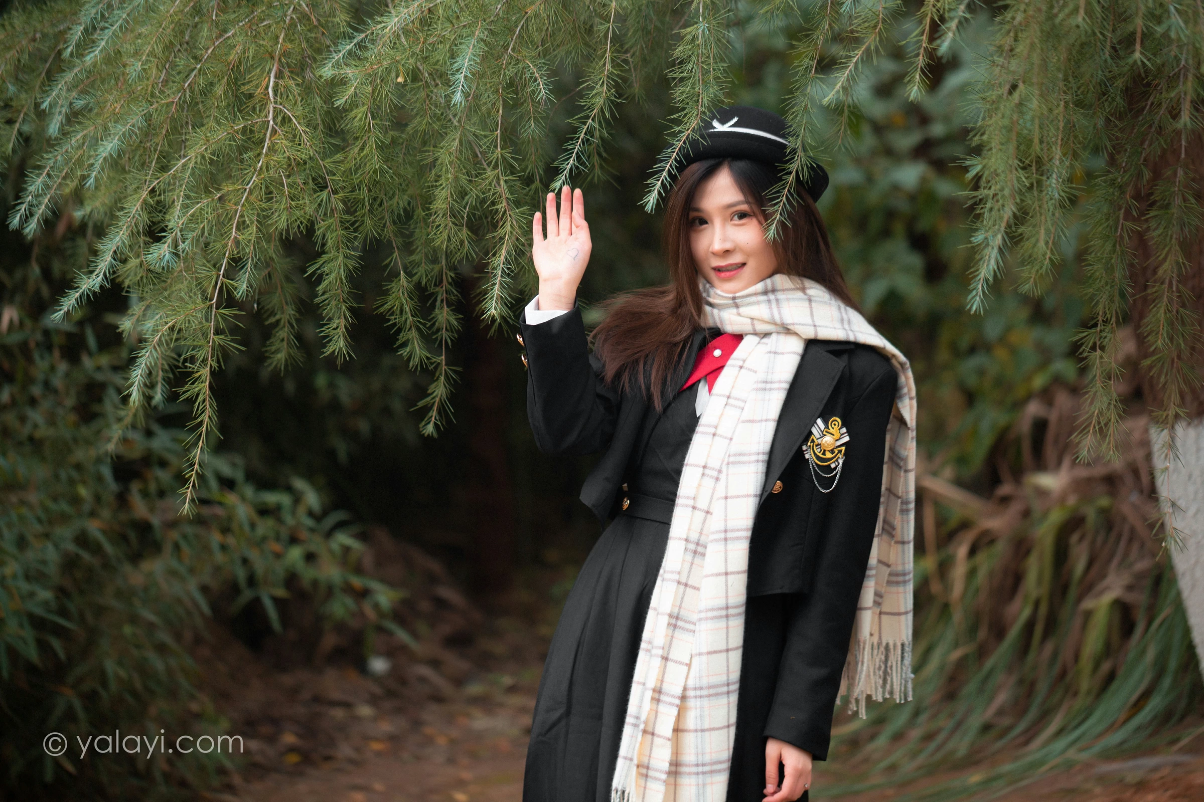 [YALAYI雅拉伊]NO.748 《冬恋》 梦涵 黑色JK制服与短裙加黑丝美腿清纯写真集第3张