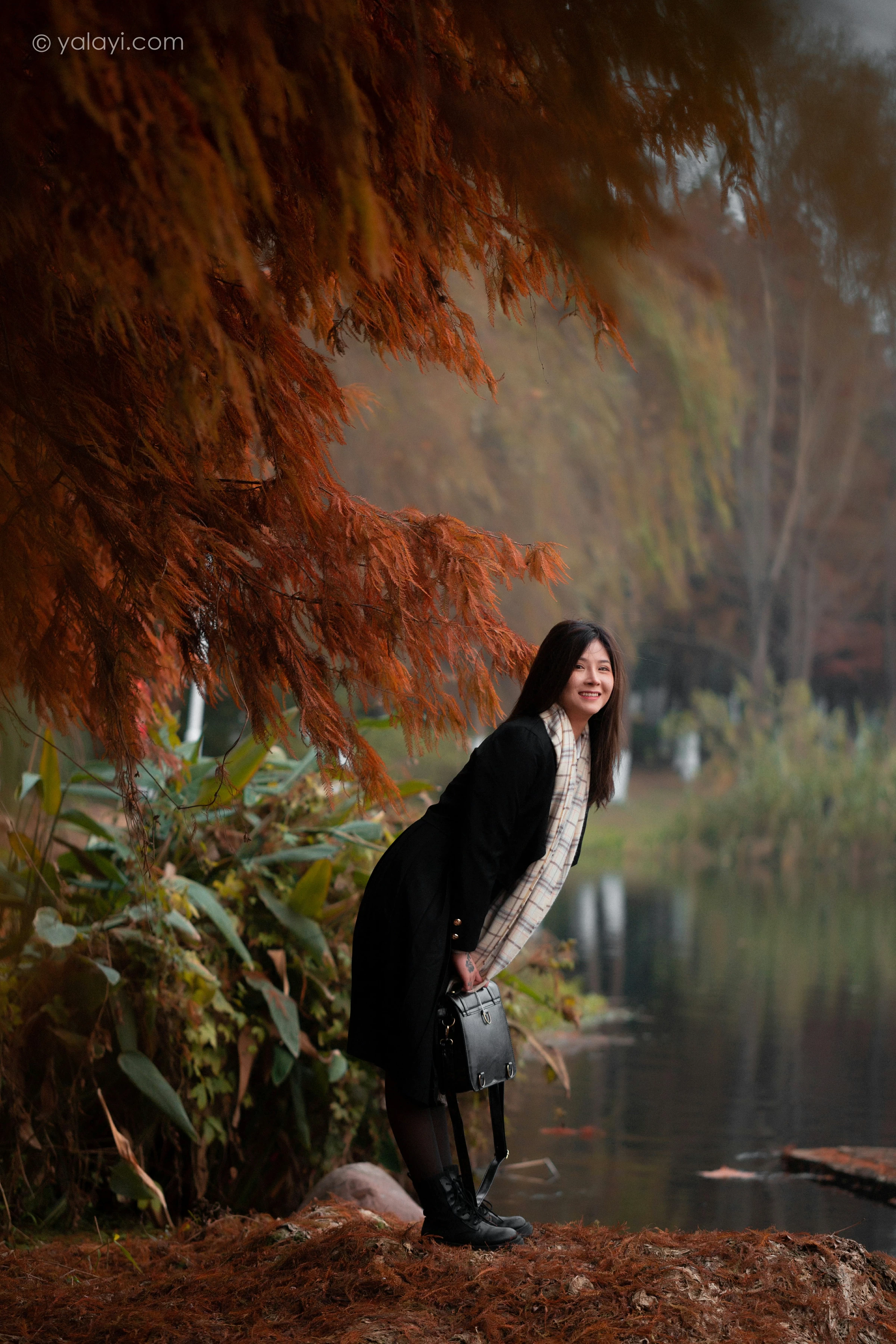 [YALAYI雅拉伊]NO.748 《冬恋》 梦涵 黑色JK制服与短裙加黑丝美腿清纯写真集第6张