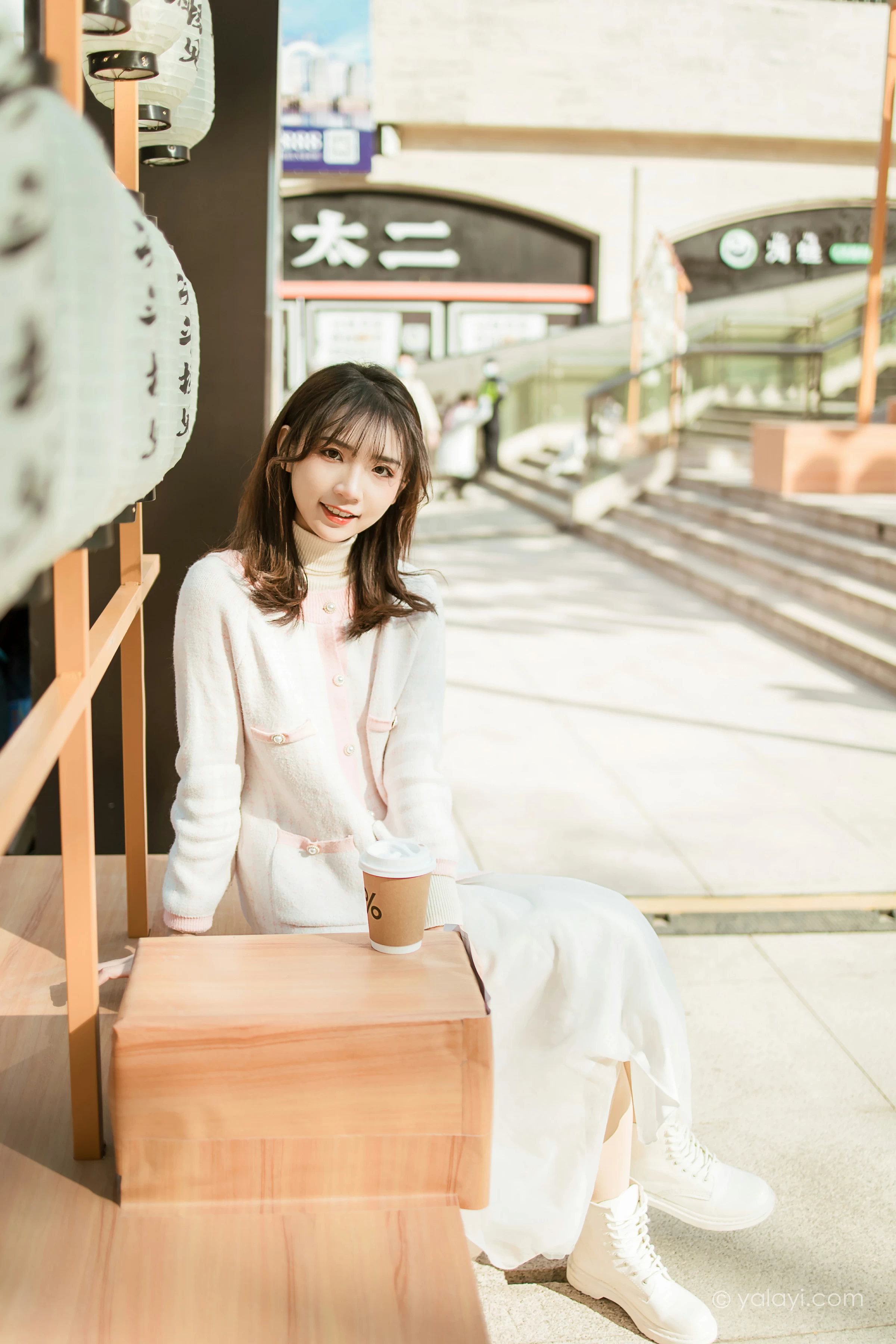 [YALAYI雅拉伊]NO.750 《甜蜜约会》 果果 粉色外套加白色长裙街拍写真第7张