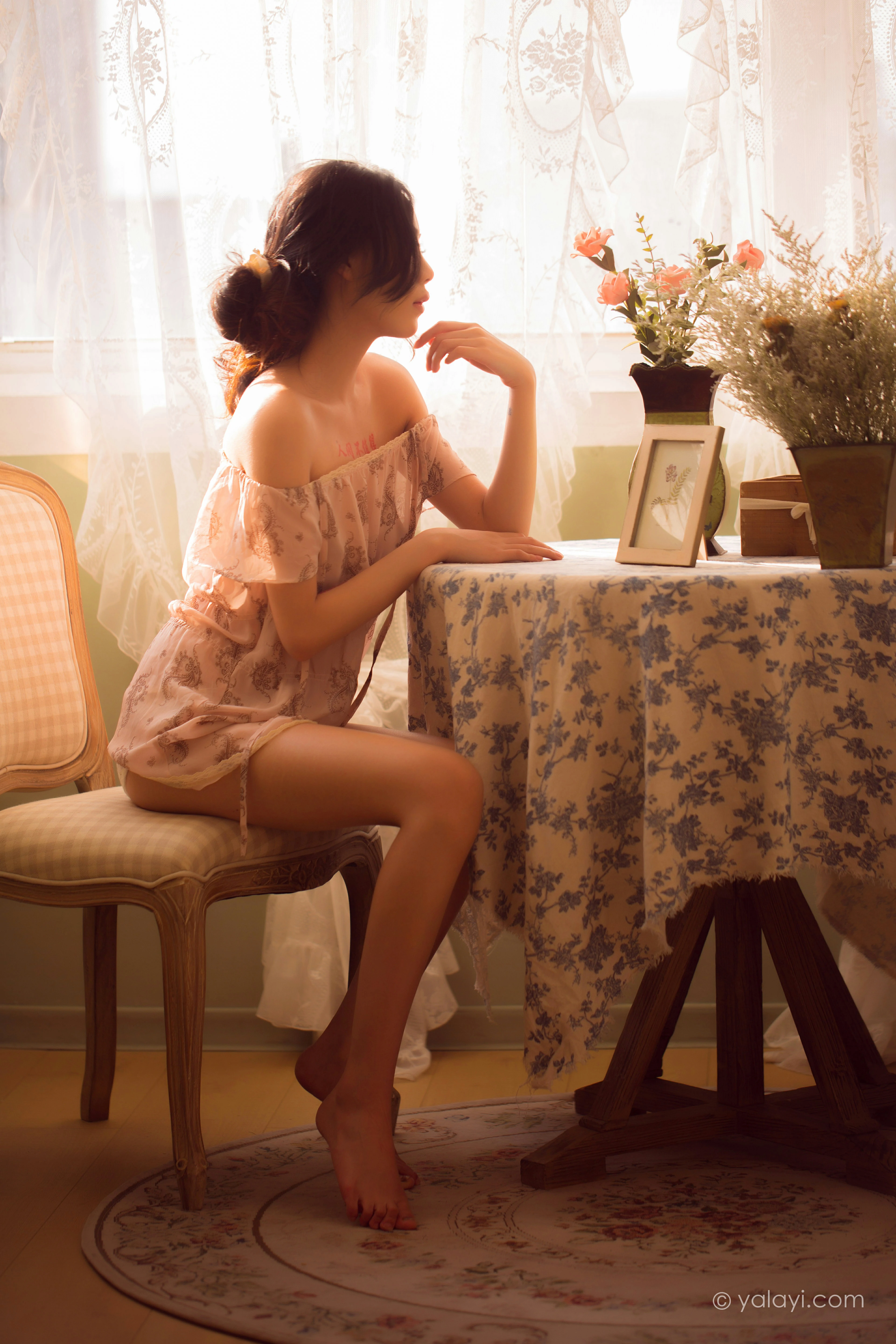 [YALAYI雅拉伊]NO.761 暂时的花儿 橘子 白色抹胸睡衣性感私房写真集第8张