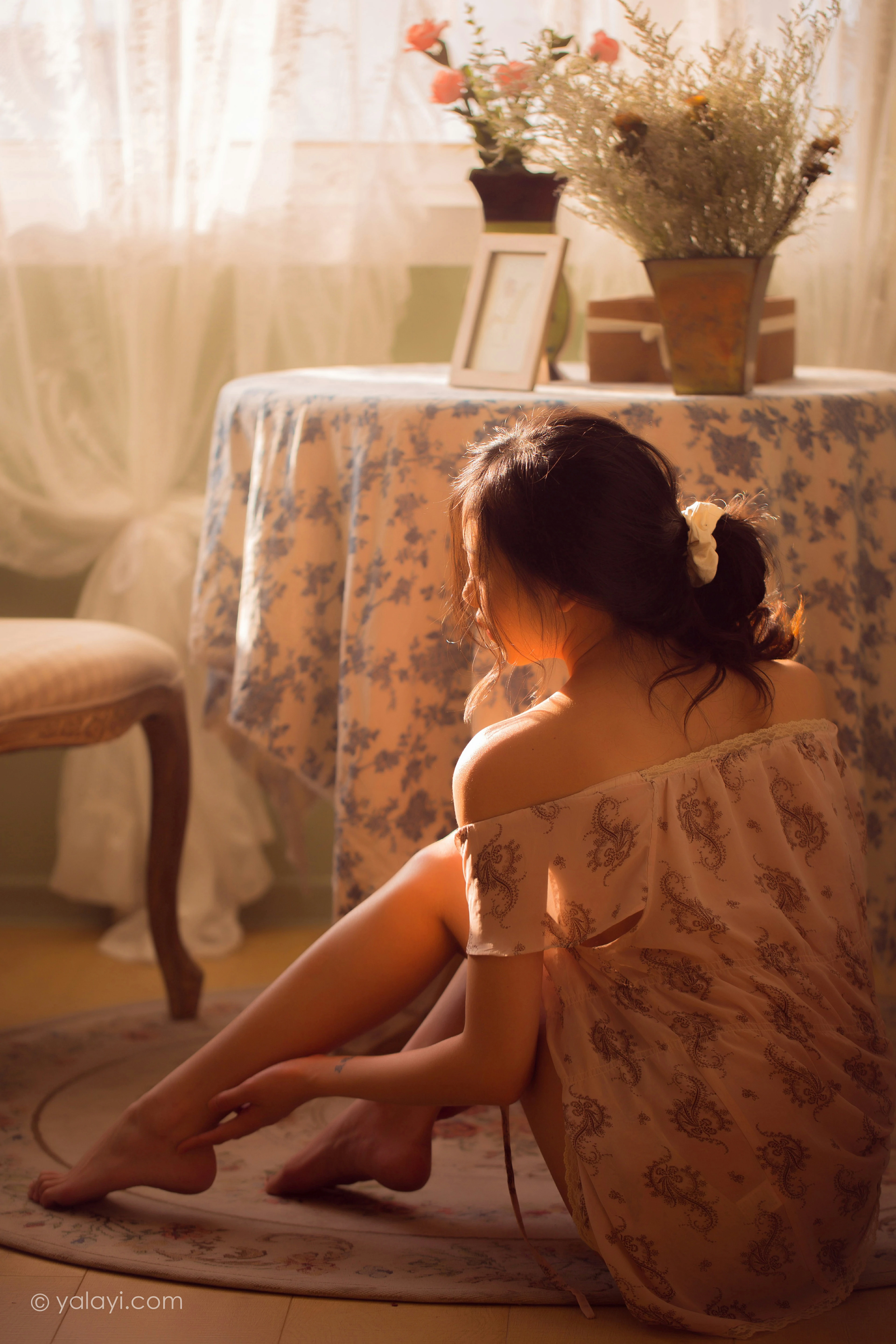 [YALAYI雅拉伊]NO.761 暂时的花儿 橘子 白色抹胸睡衣性感私房写真集第10张