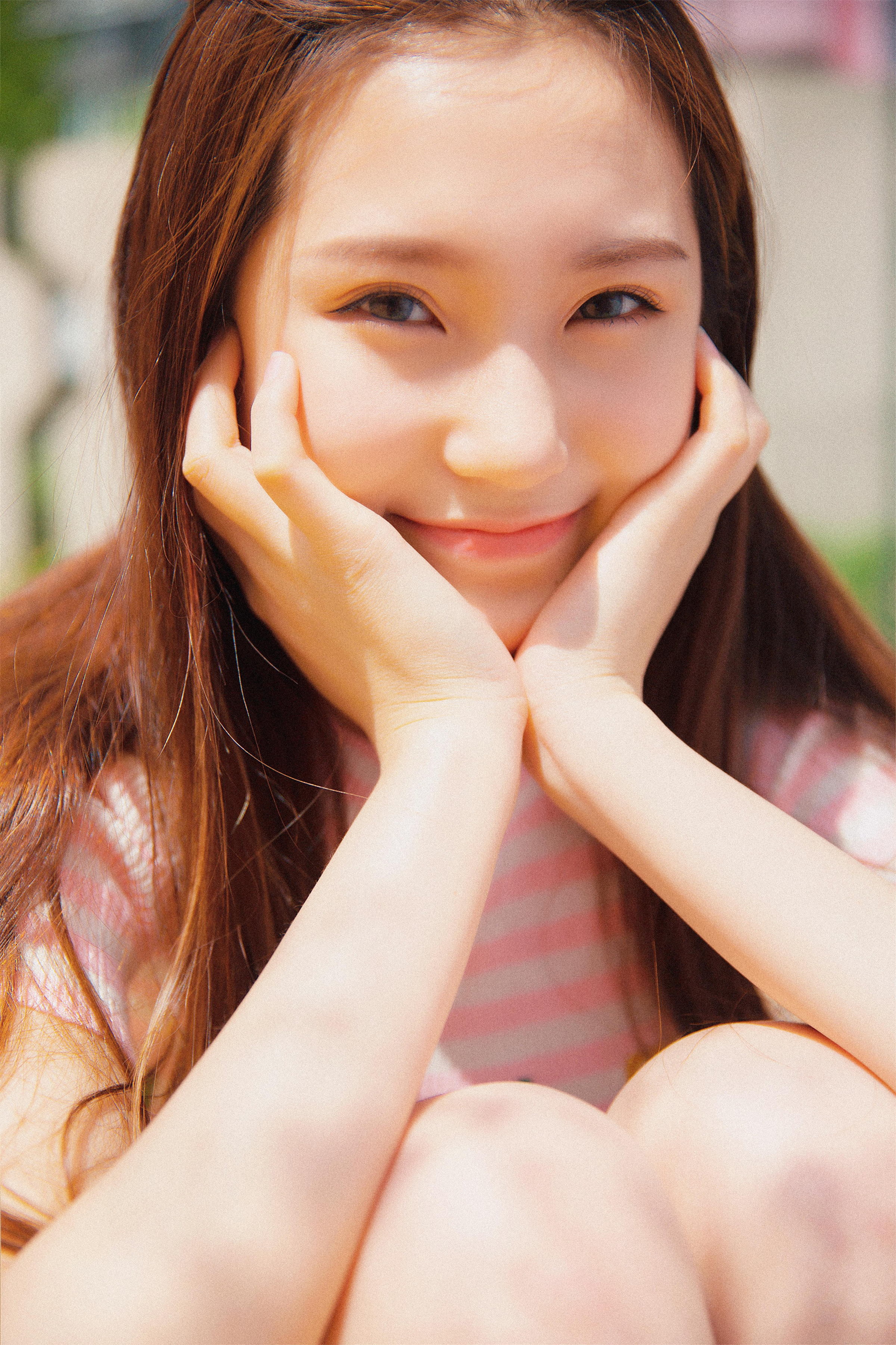 [YALAYI雅拉伊]2022.10.21 飘逸身姿 清纯少女 粉色短袖加牛仔短裙写真集第4张