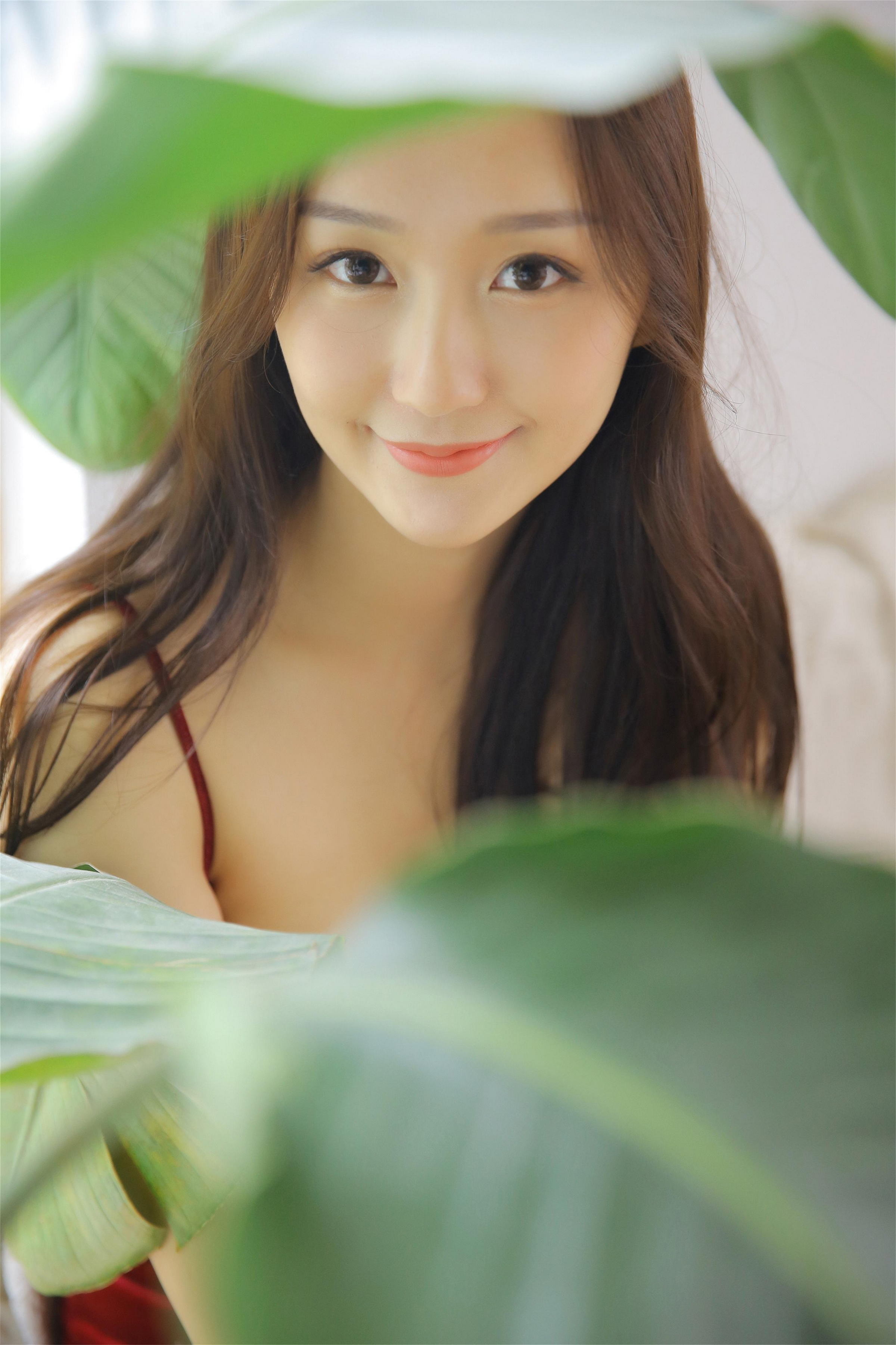 [YALAYI雅拉伊]2023.02.17 幸福女神 小亭 红色紧身吊带连衣裙性感私房写真集第6张