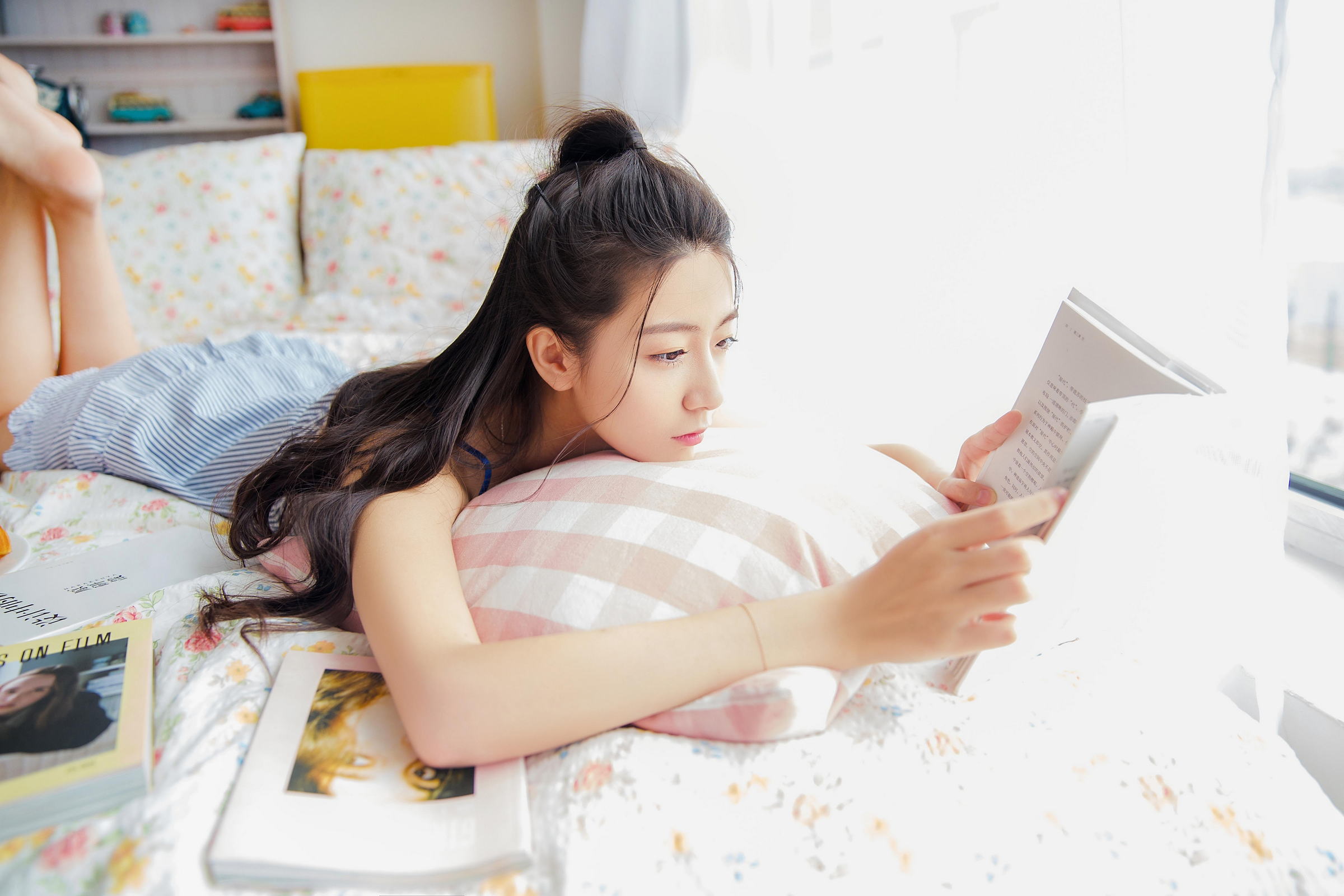 [YALAYI雅拉伊]2023.02.25 清纯小女友 灰色吊带睡衣裙居家私房写真集第1张