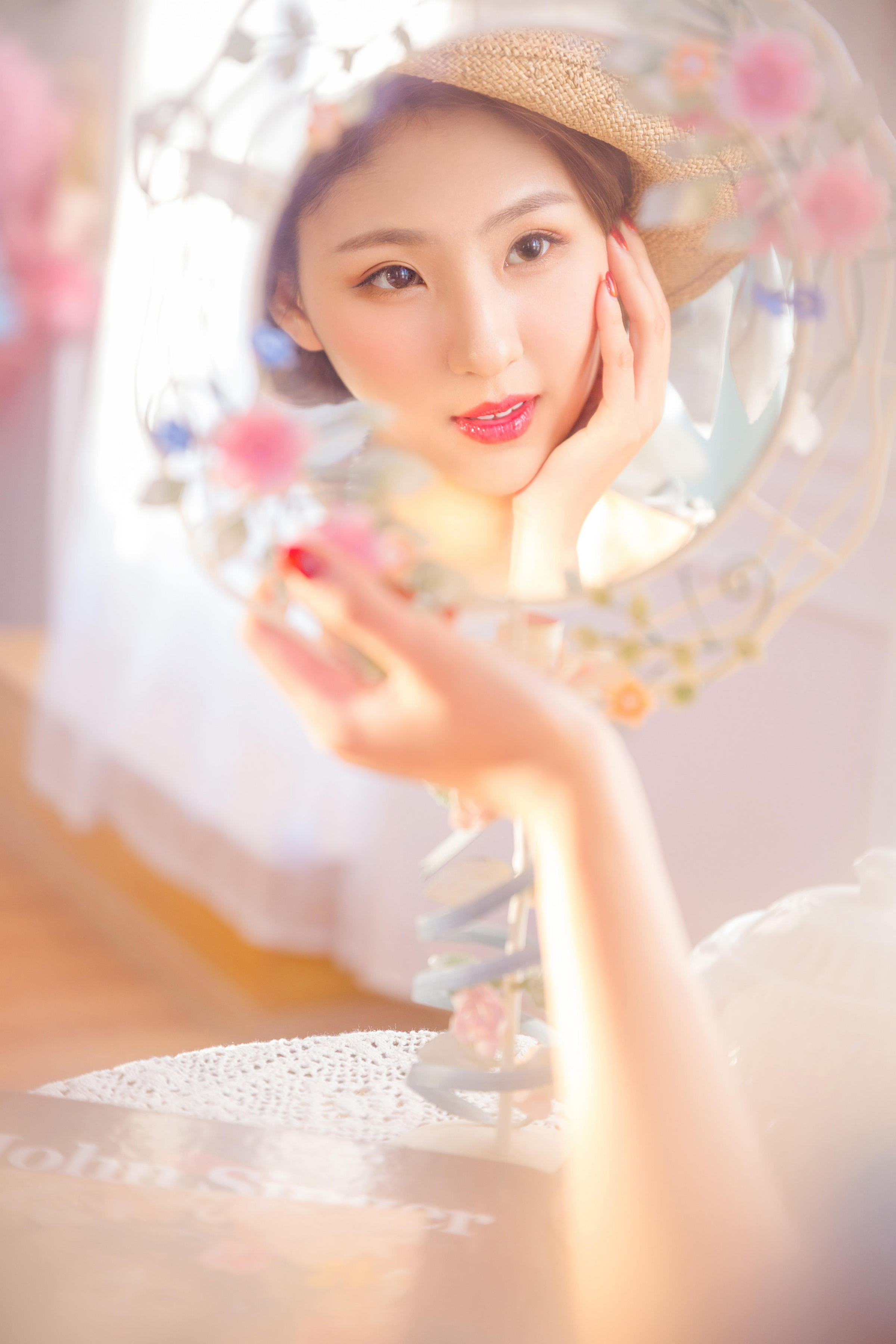 [YALAYI雅拉伊]2023.04.07 花样青春 现代名媛灰色吊带连衣裙清纯写真集第4张