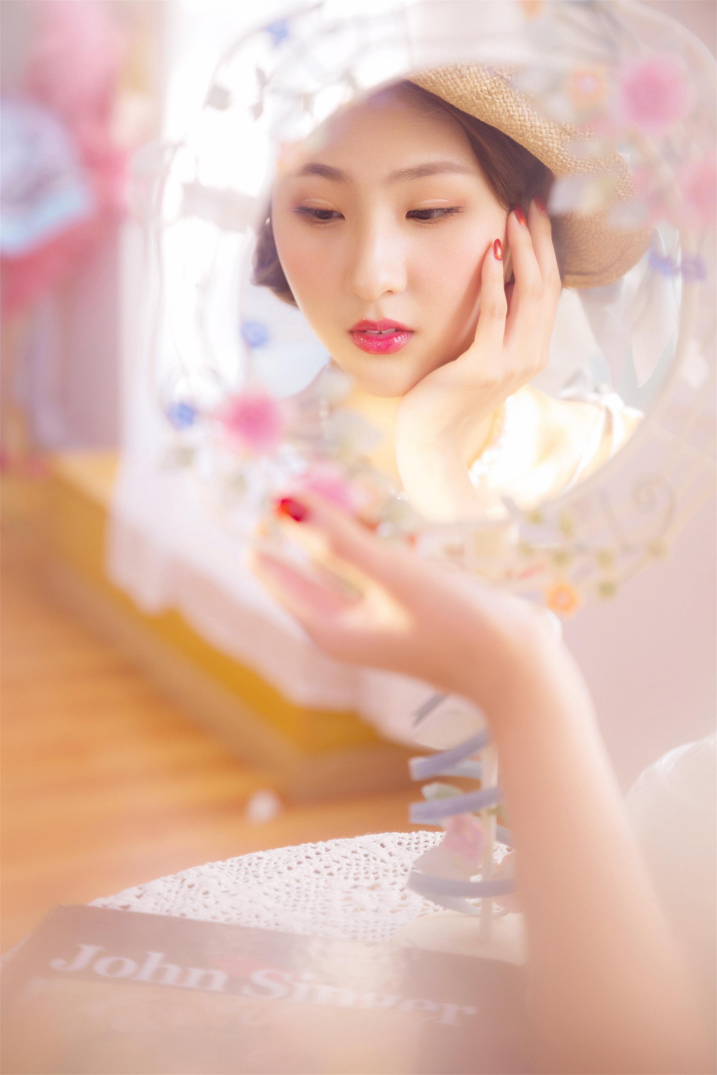 [YALAYI雅拉伊]2023.04.07 花样青春 现代名媛灰色吊带连衣裙清纯写真集第3张