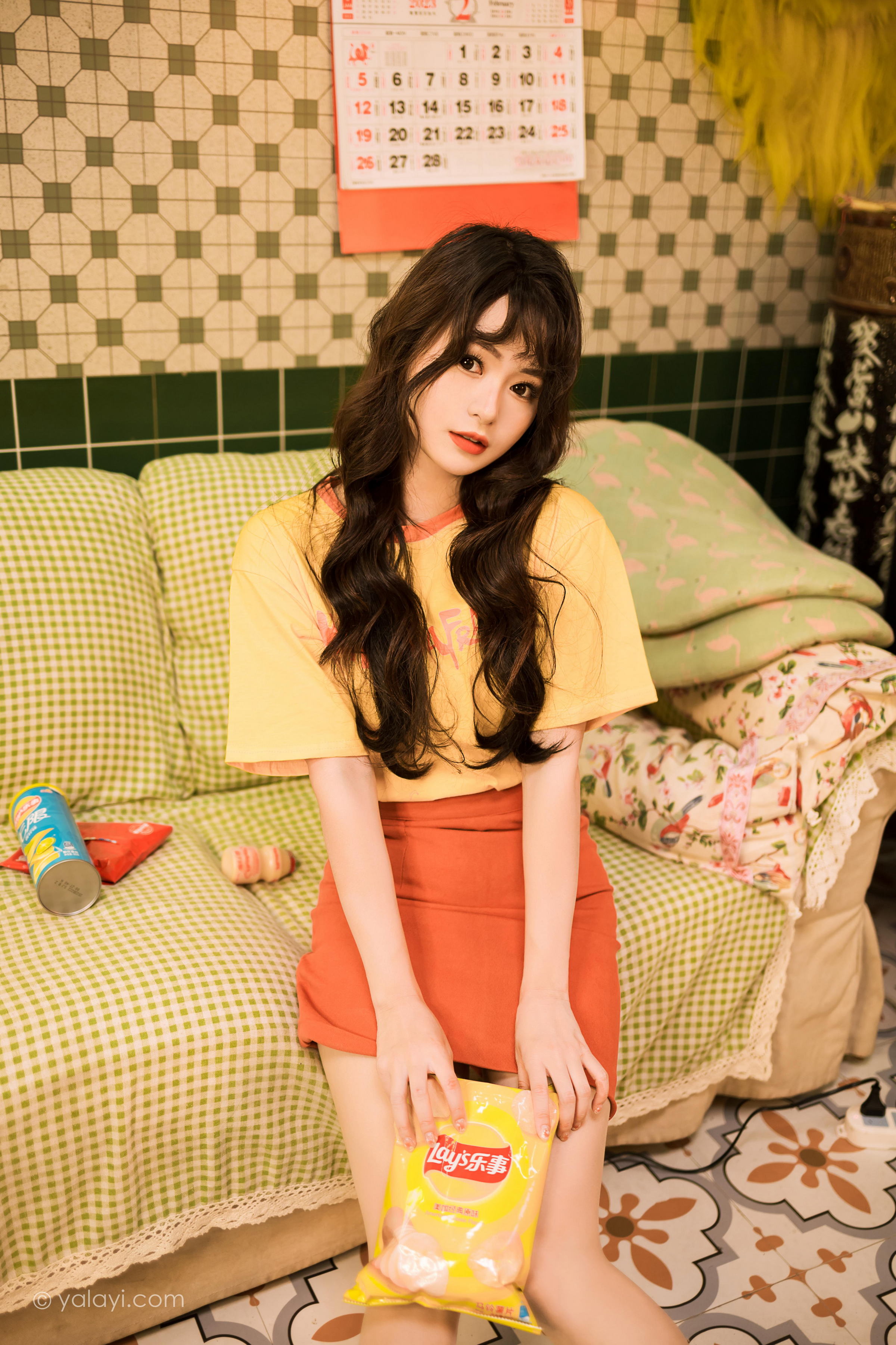 [YALAYI雅拉伊]2023.06.05 曾经的深爱 小亭 黄色短袖加红色短裙清纯私房写真集第12张