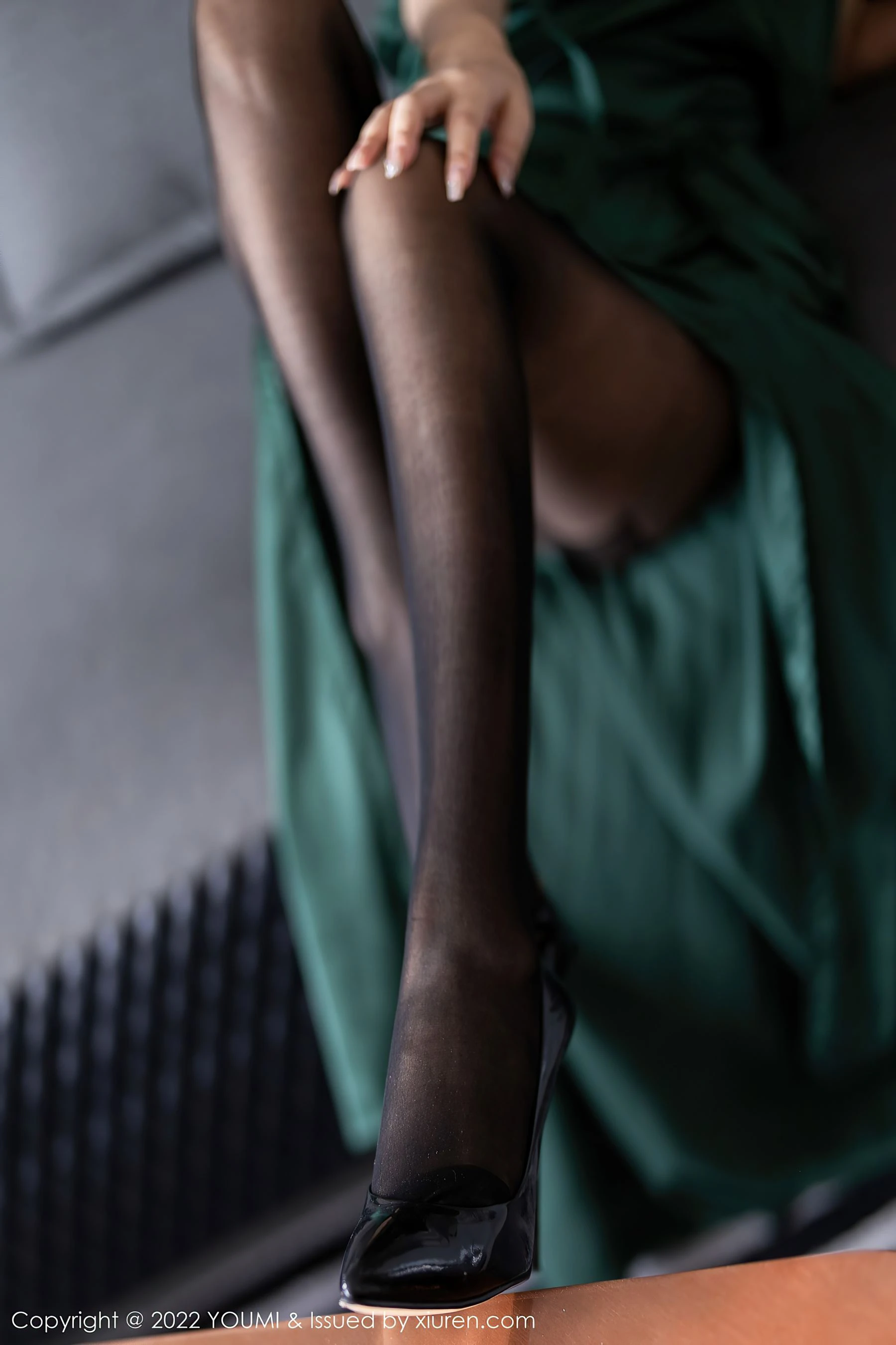 尤蜜荟 VOL.837 laura阿姣 黑丝长裙第23张