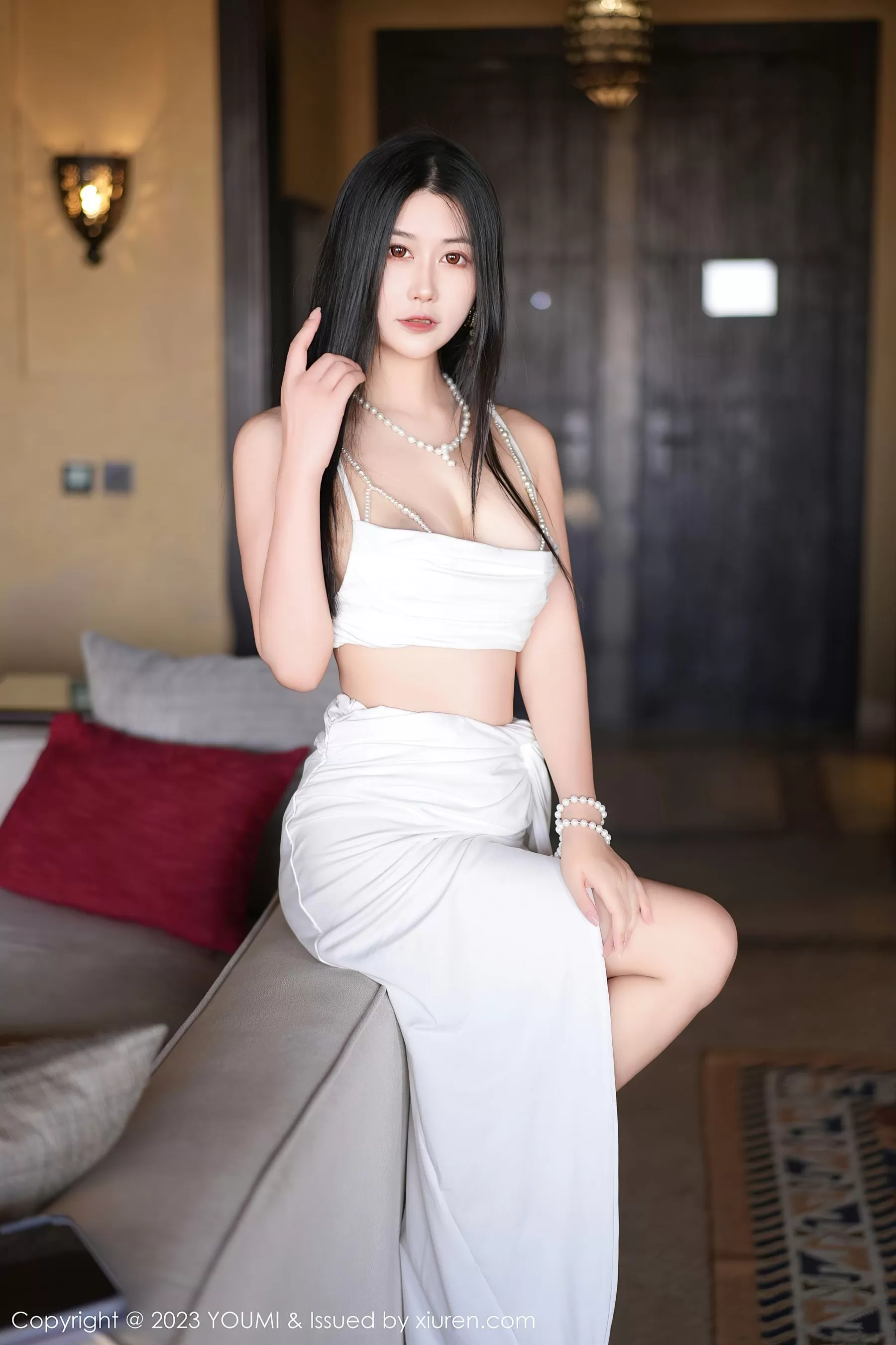  尤蜜荟 VOL.971 laura阿姣 长裙美腿 [79P]第1张