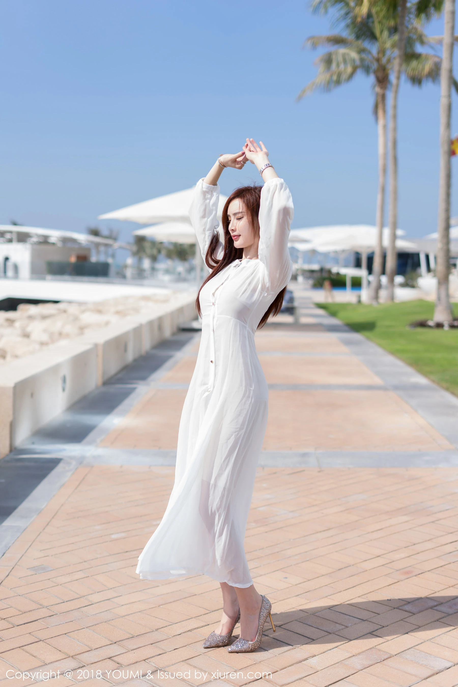  土肥圆矮挫穷《护士、皮衣、黑丝、蒙面》 尤蜜荟YouMi Vol.118第15张