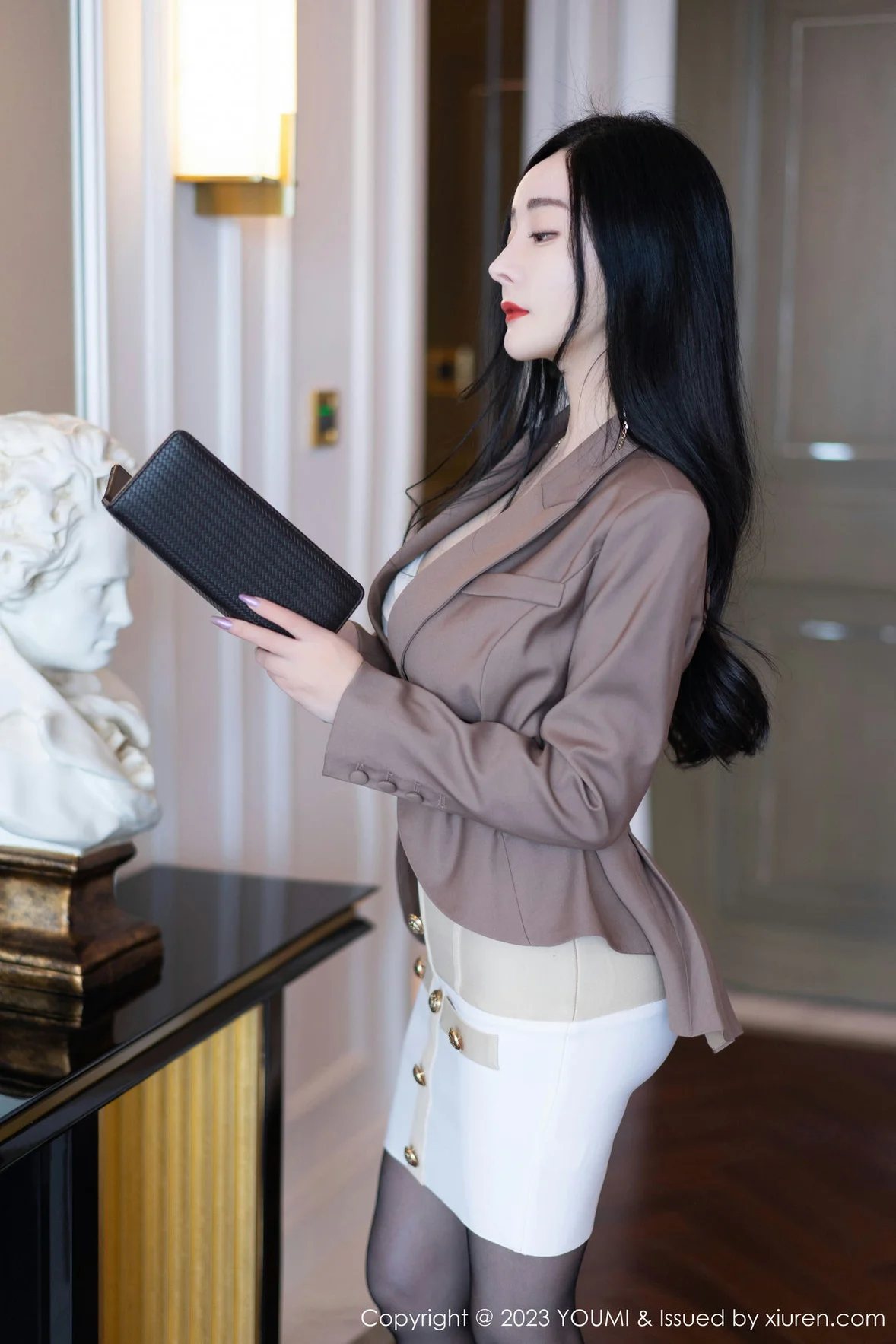  尤蜜荟 Vol.950 允爾 魅惑黑丝性感写真 [74P]第2张