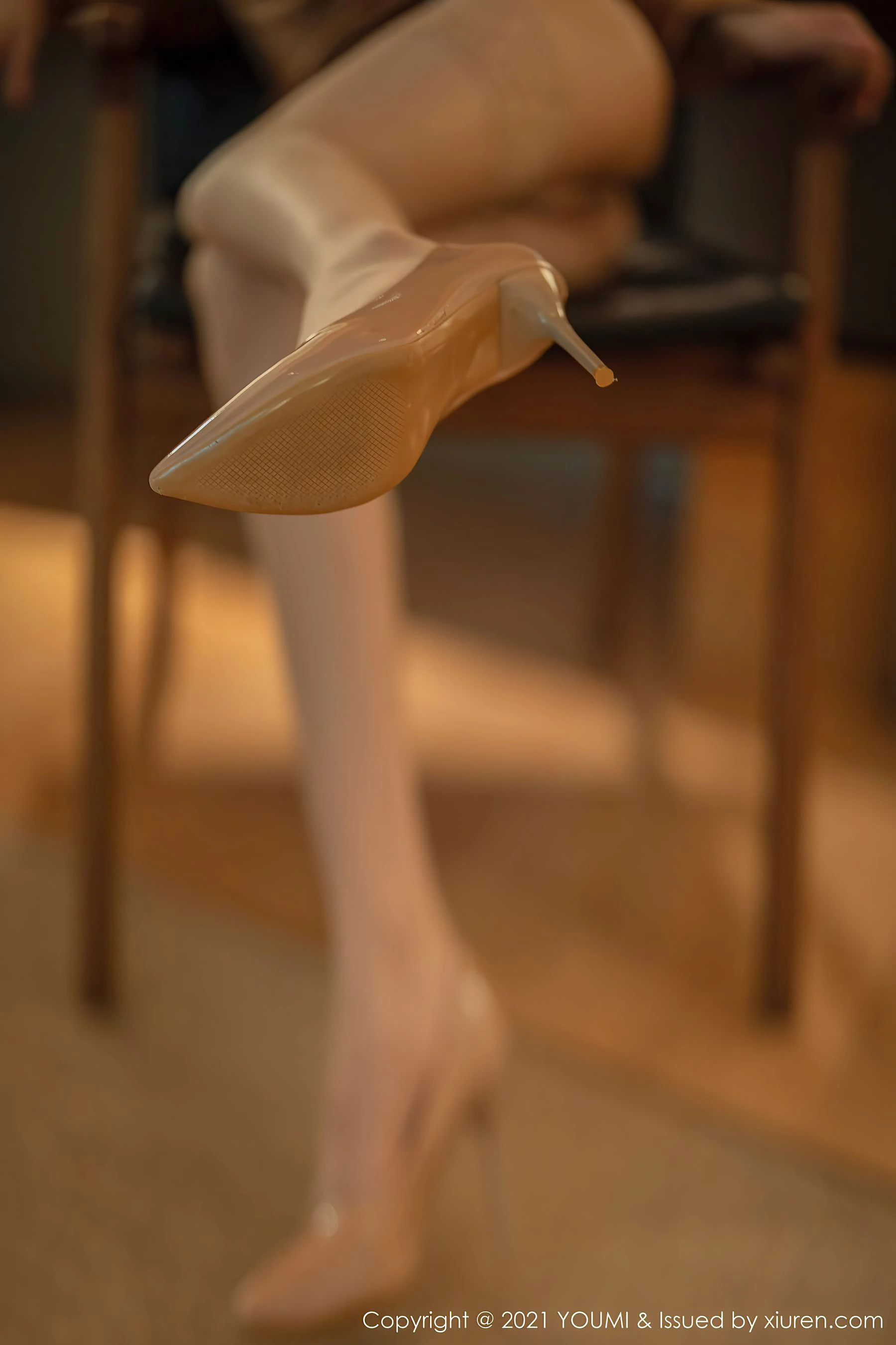  尤蜜荟YouMi Vol.681 熊小诺 &#038;暖色调素衣裹身第11张